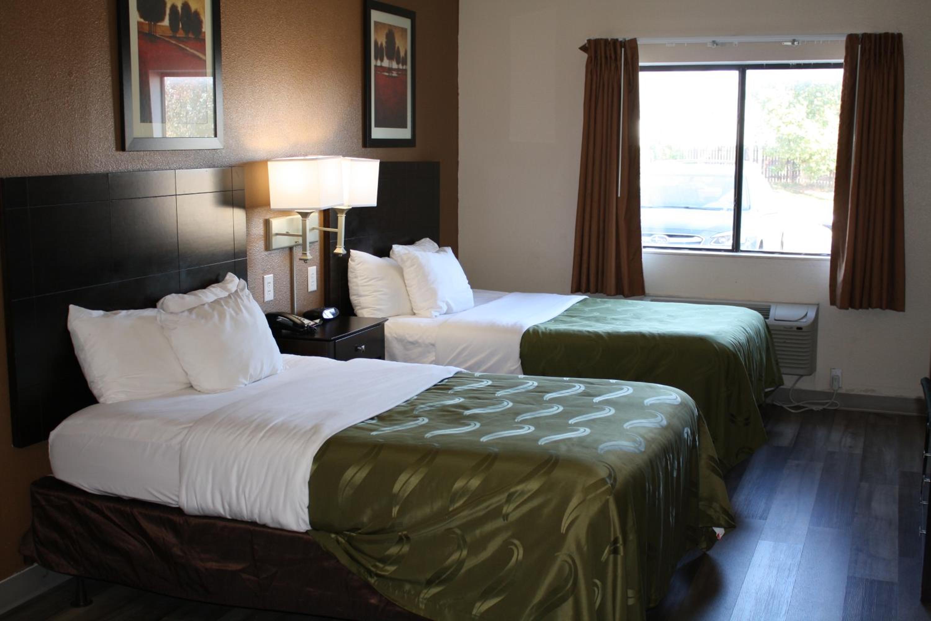 Double Room with Two Double Beds - Non-Smoking - Photo 10