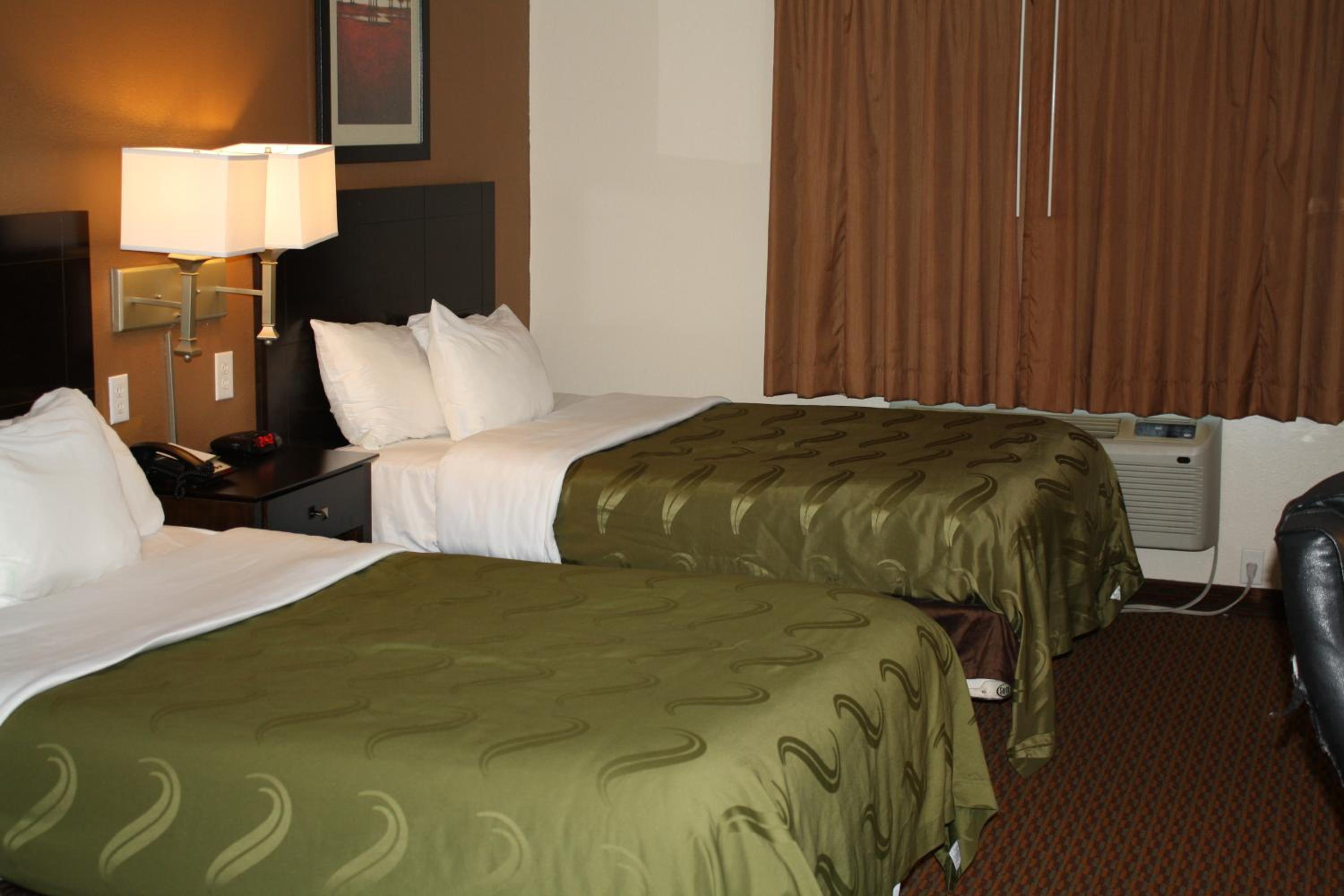 Double Room with Two Double Beds - Non-Smoking - Photo 11