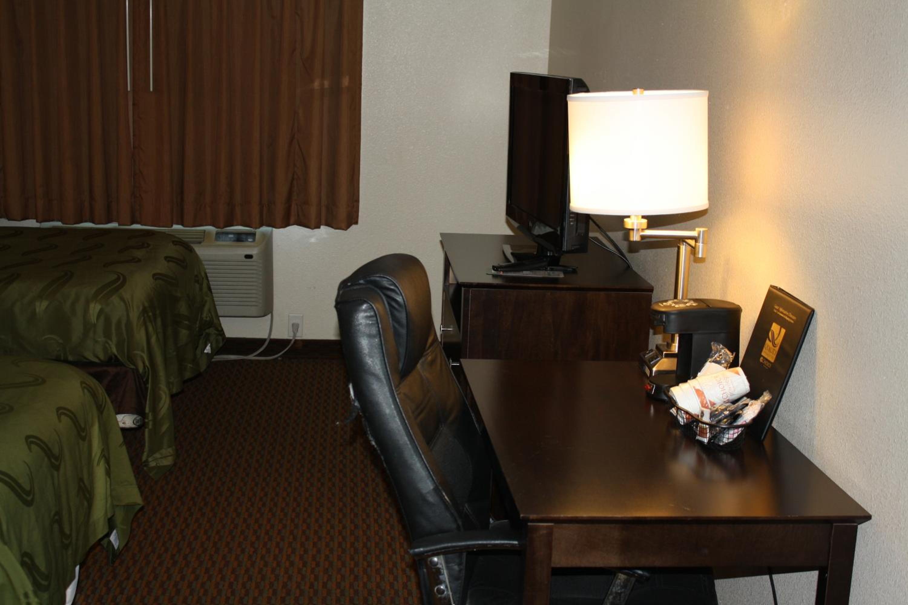 Double Room with Two Double Beds - Non-Smoking - Photo 13