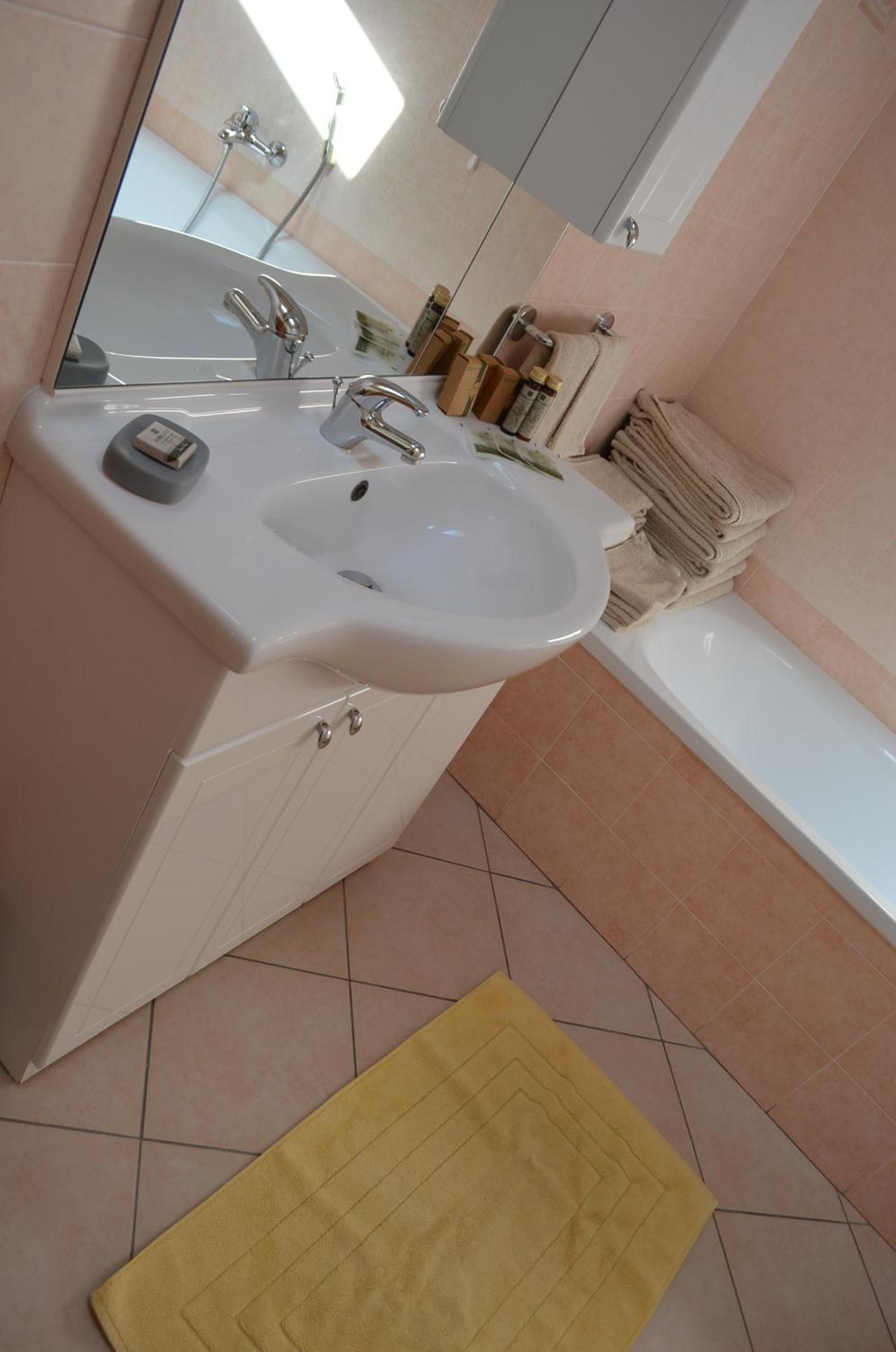 Apartment - Photo 20