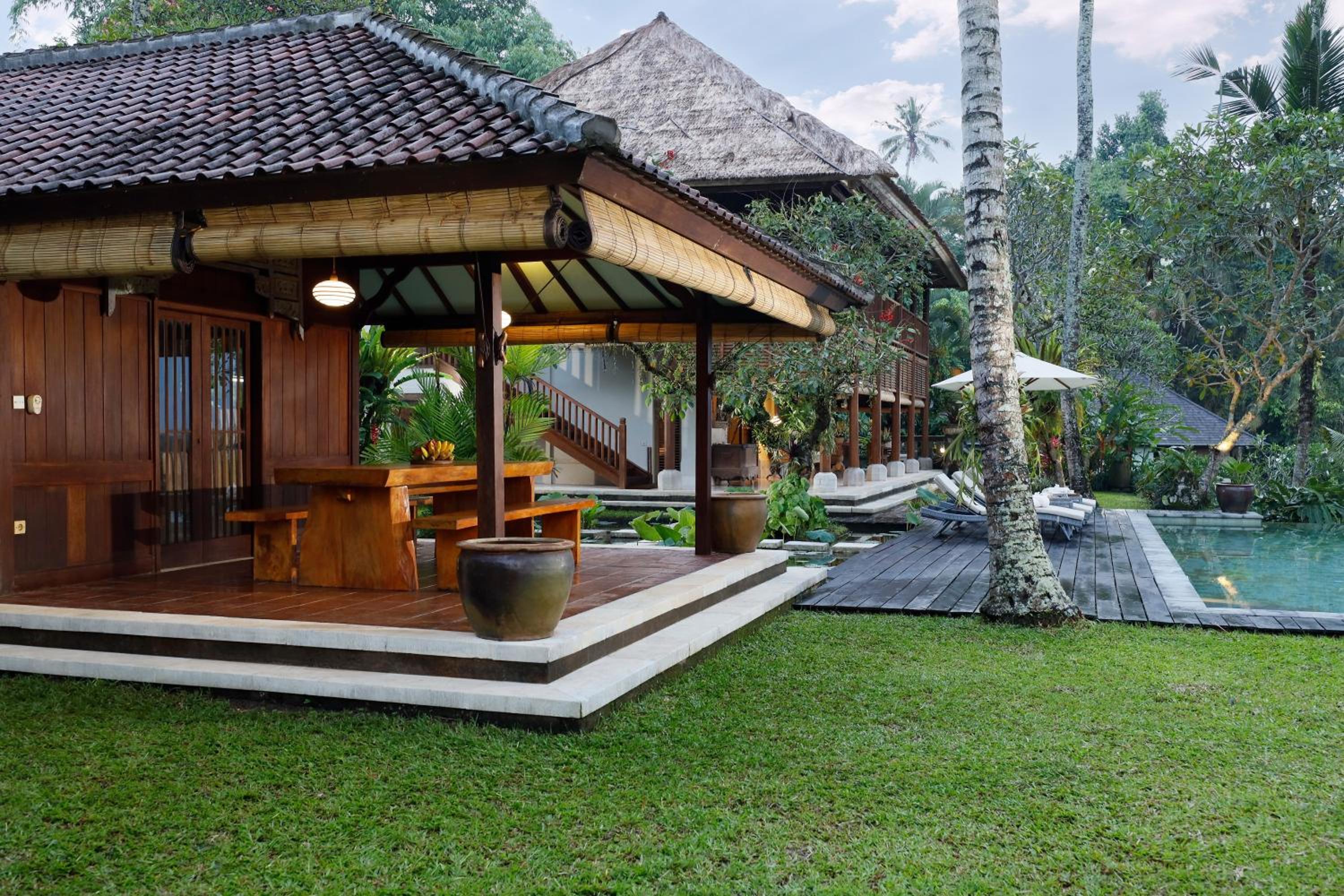 Three-Bedroom Villa - Photo 2