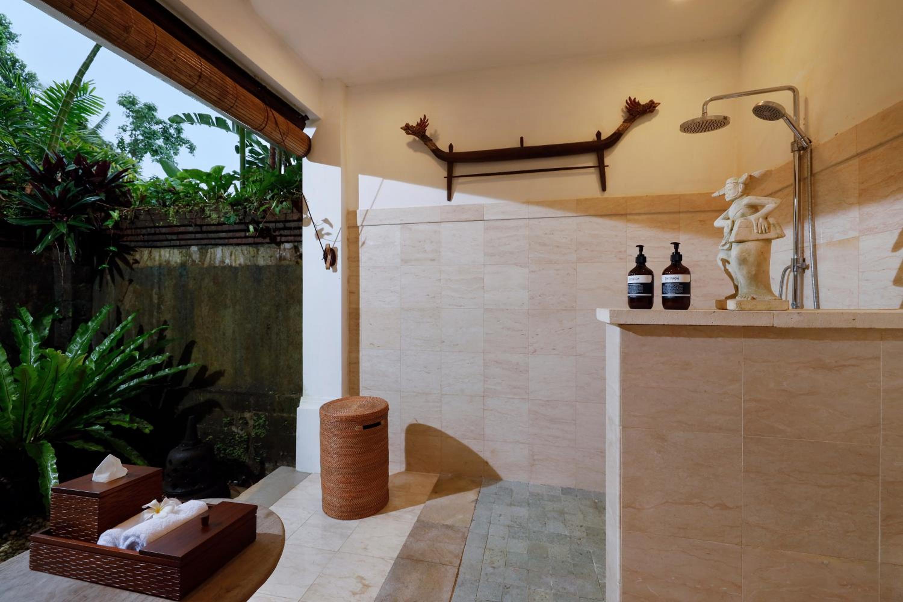 Three-Bedroom Villa - Photo 11