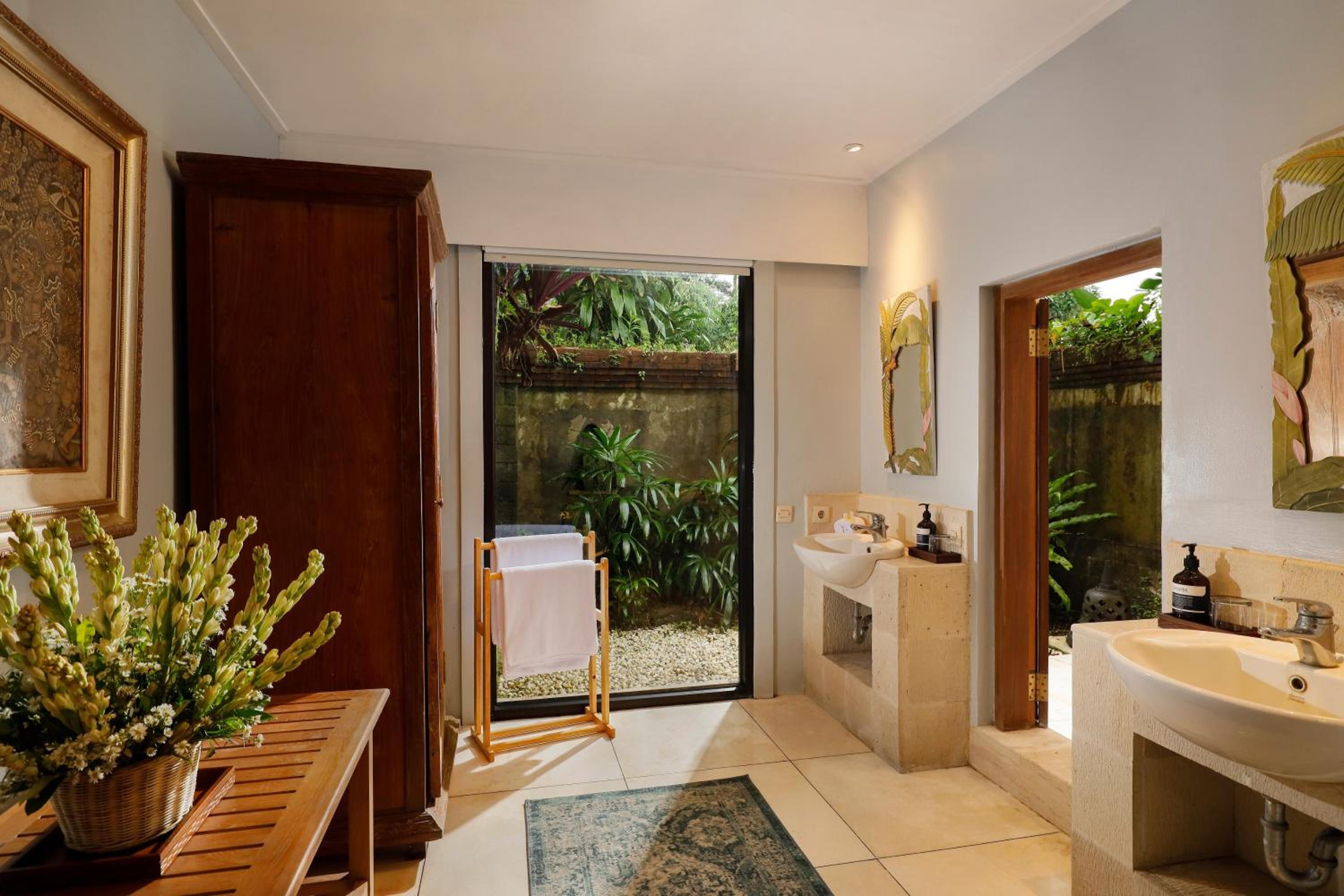 Three-Bedroom Villa - Photo 7