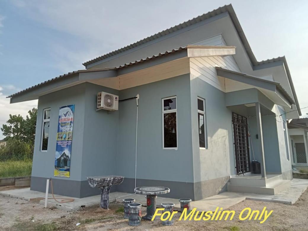 Three-Bedroom House photo 1