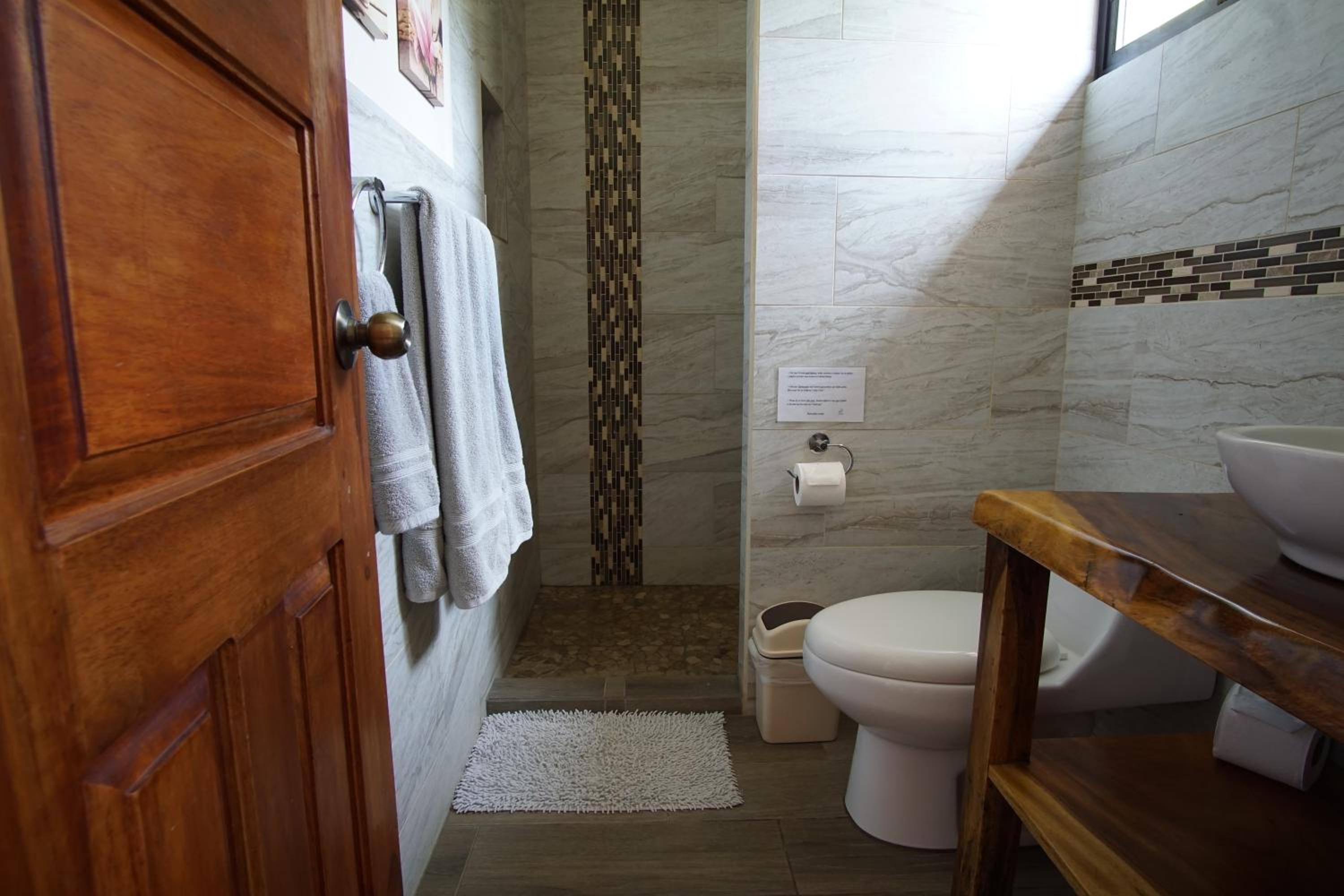 Superior Room with Kingsize-bed and Pool View