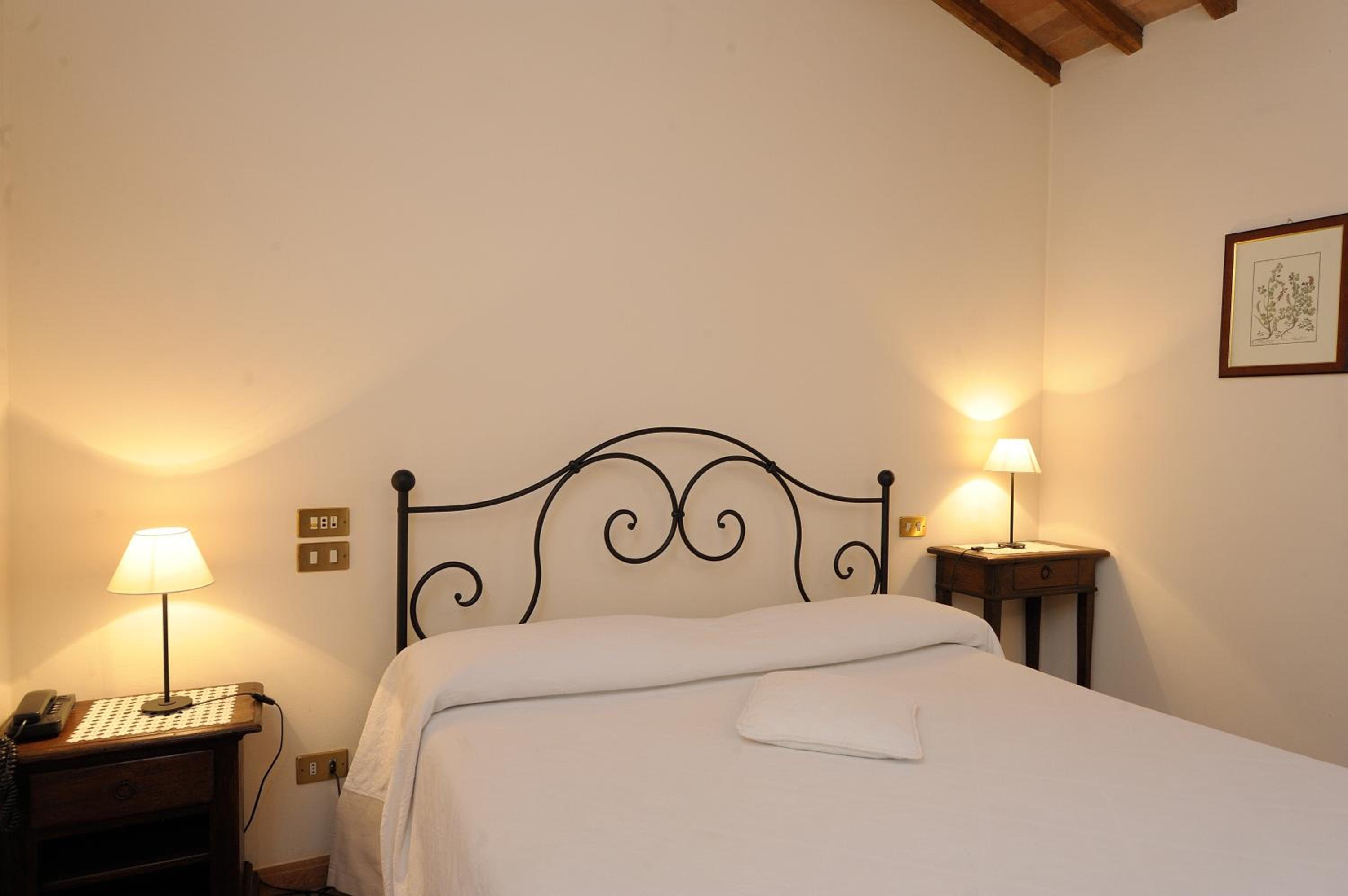 Standard Double Room - Photo 4
