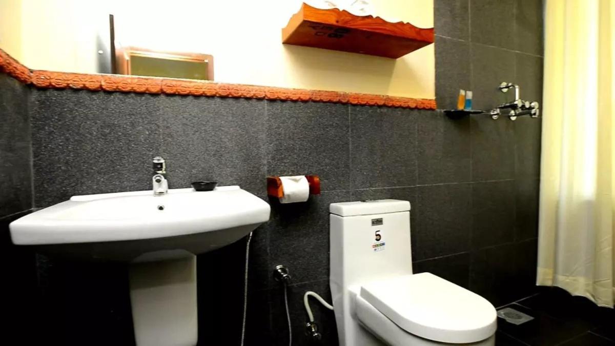 Standard Double Room - Photo 6
