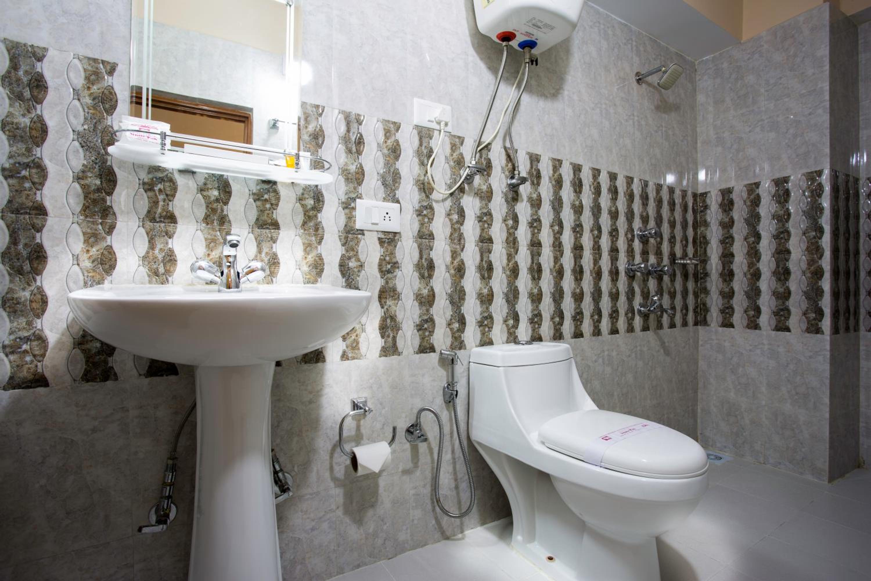 Standard Double Room - Photo 2