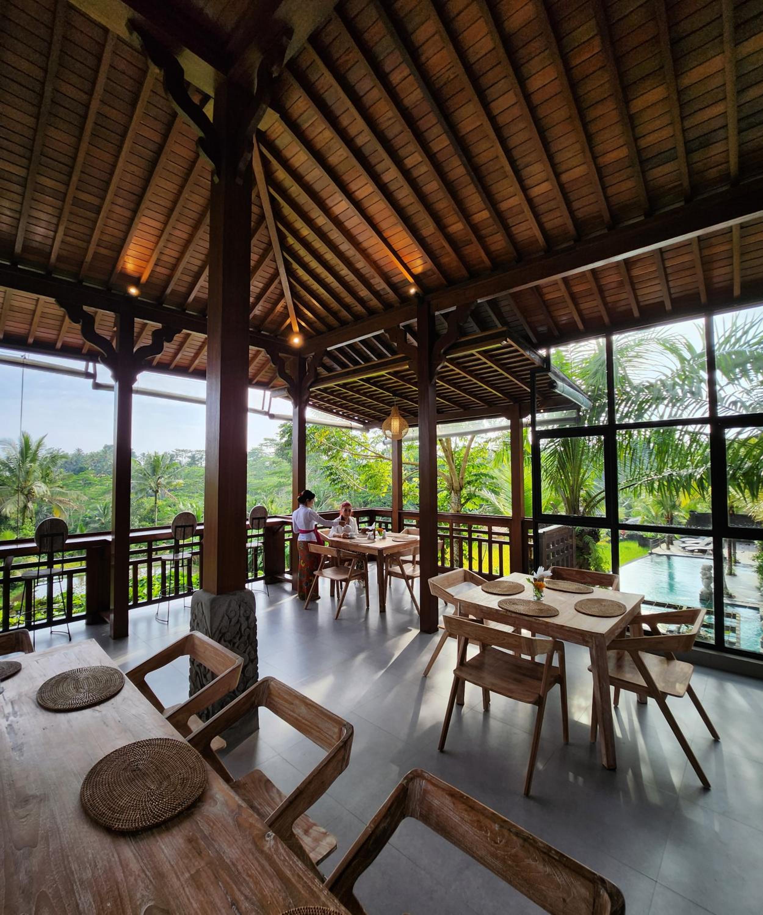 Luxury Villa - Photo 2