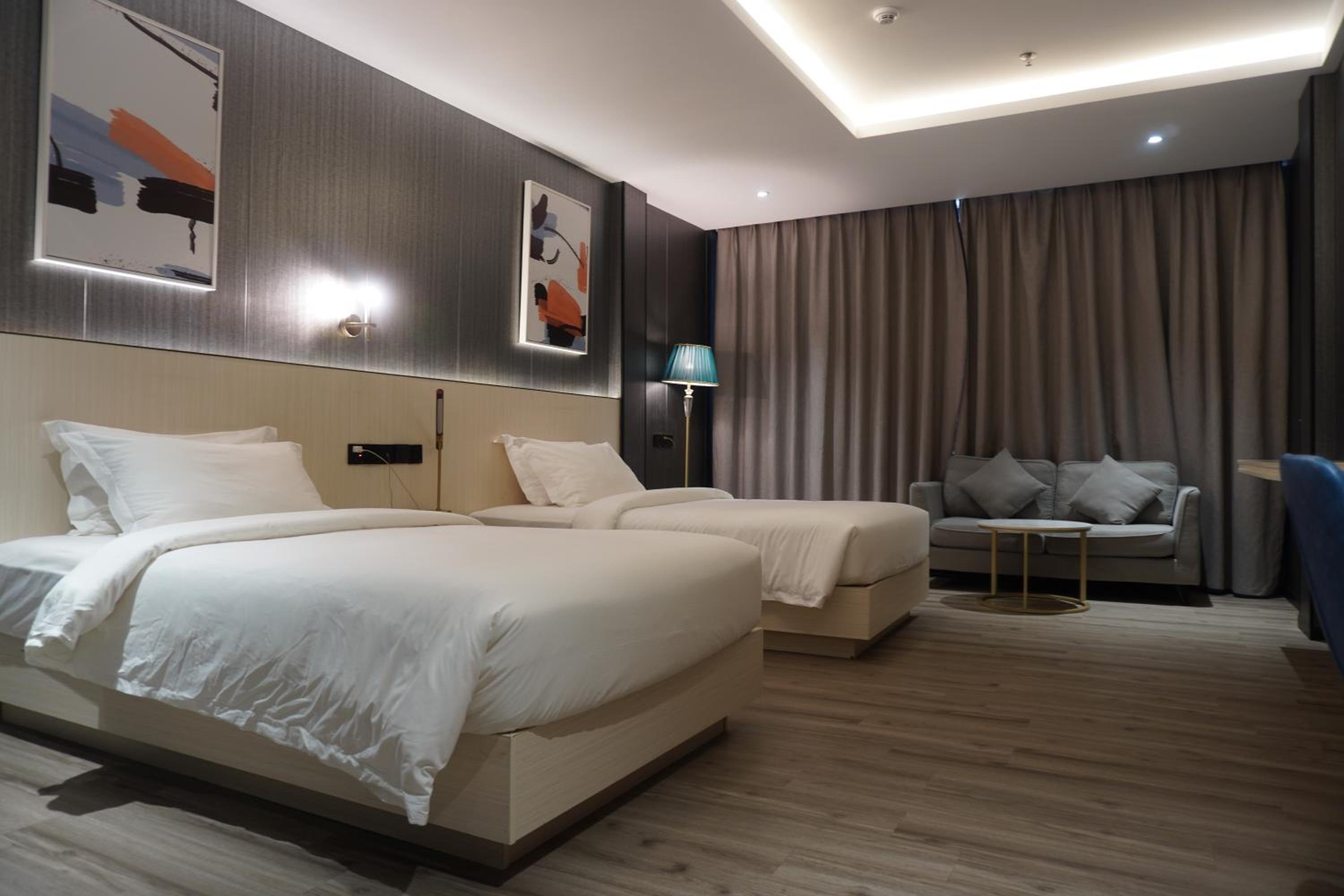 Deluxe Twin Room - Photo 10