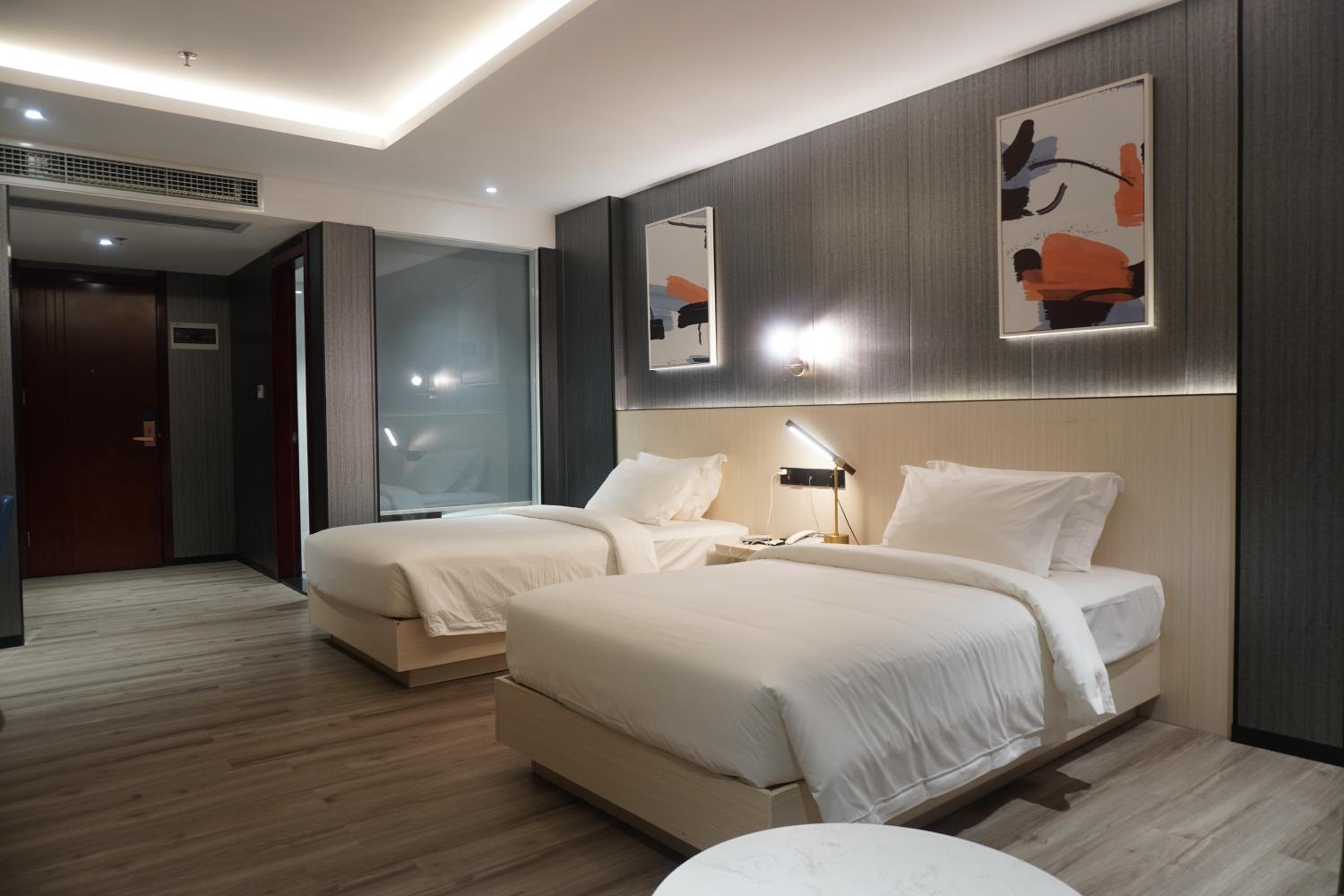 Deluxe Twin Room - Photo 11