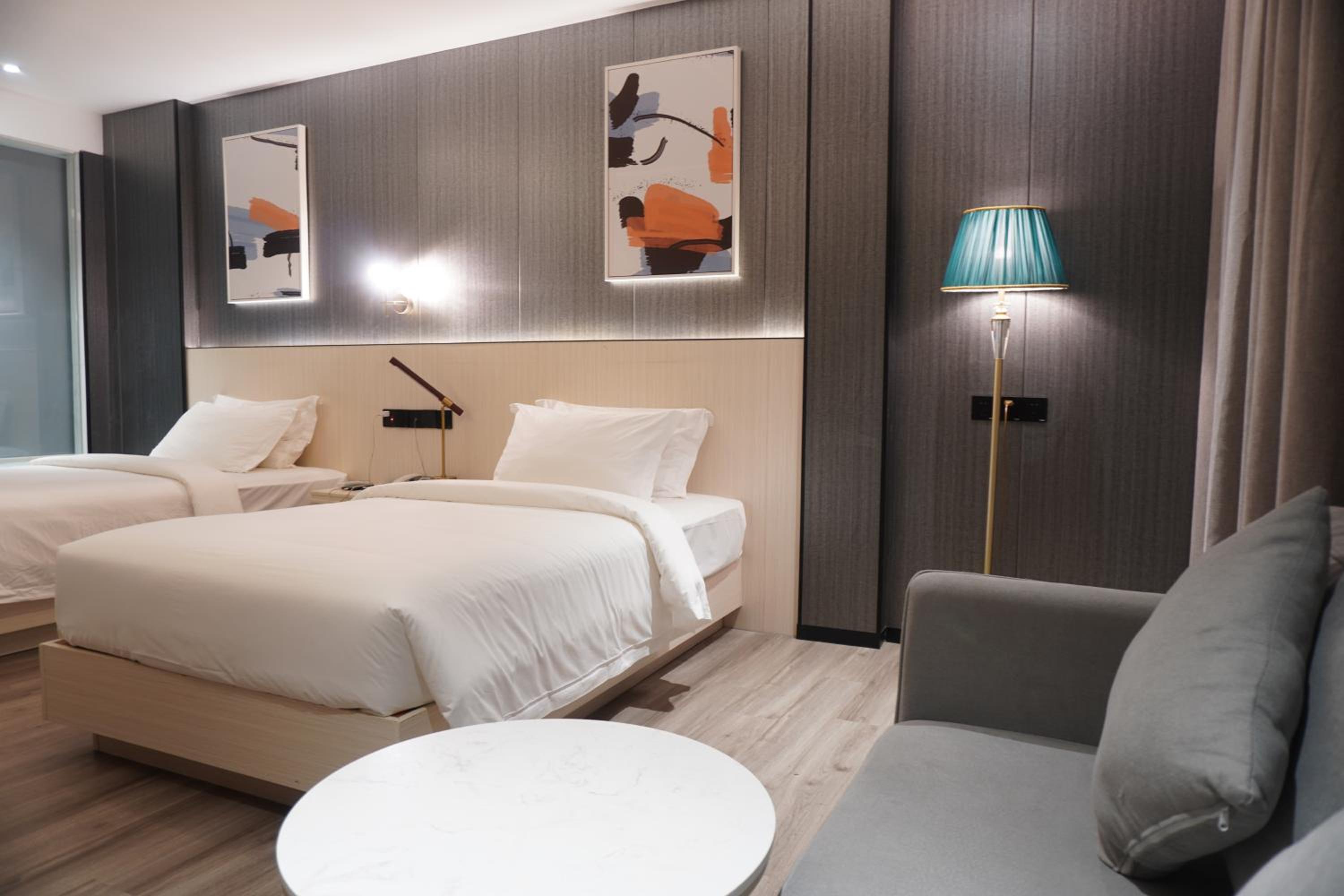 Deluxe Twin Room - Photo 9