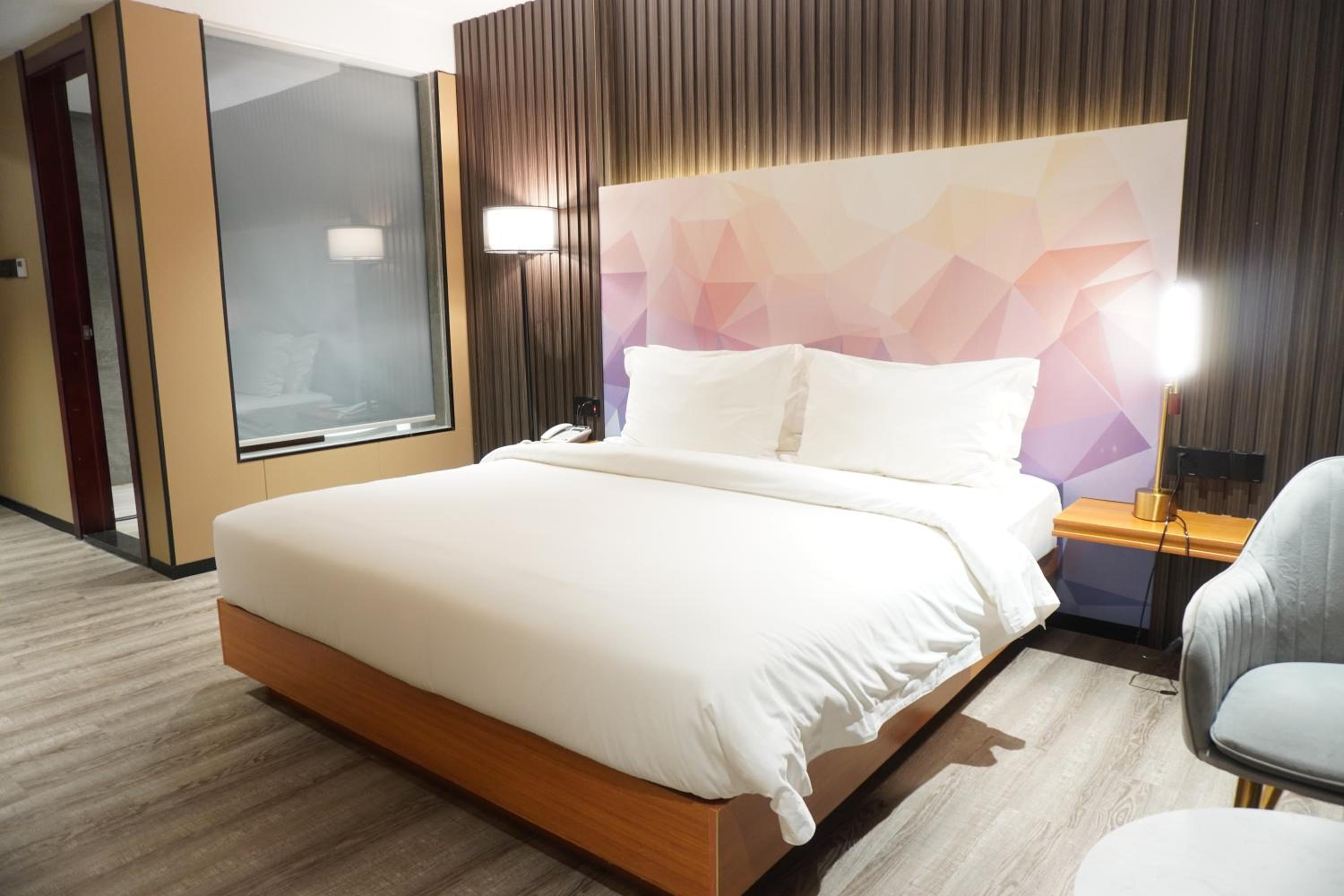 Deluxe Double Room - Photo 12