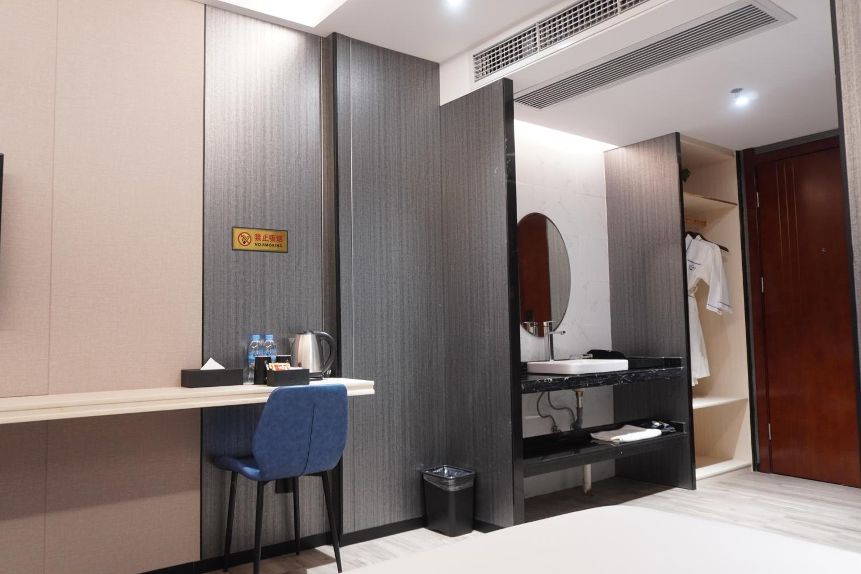 Deluxe Double Room - Photo 6