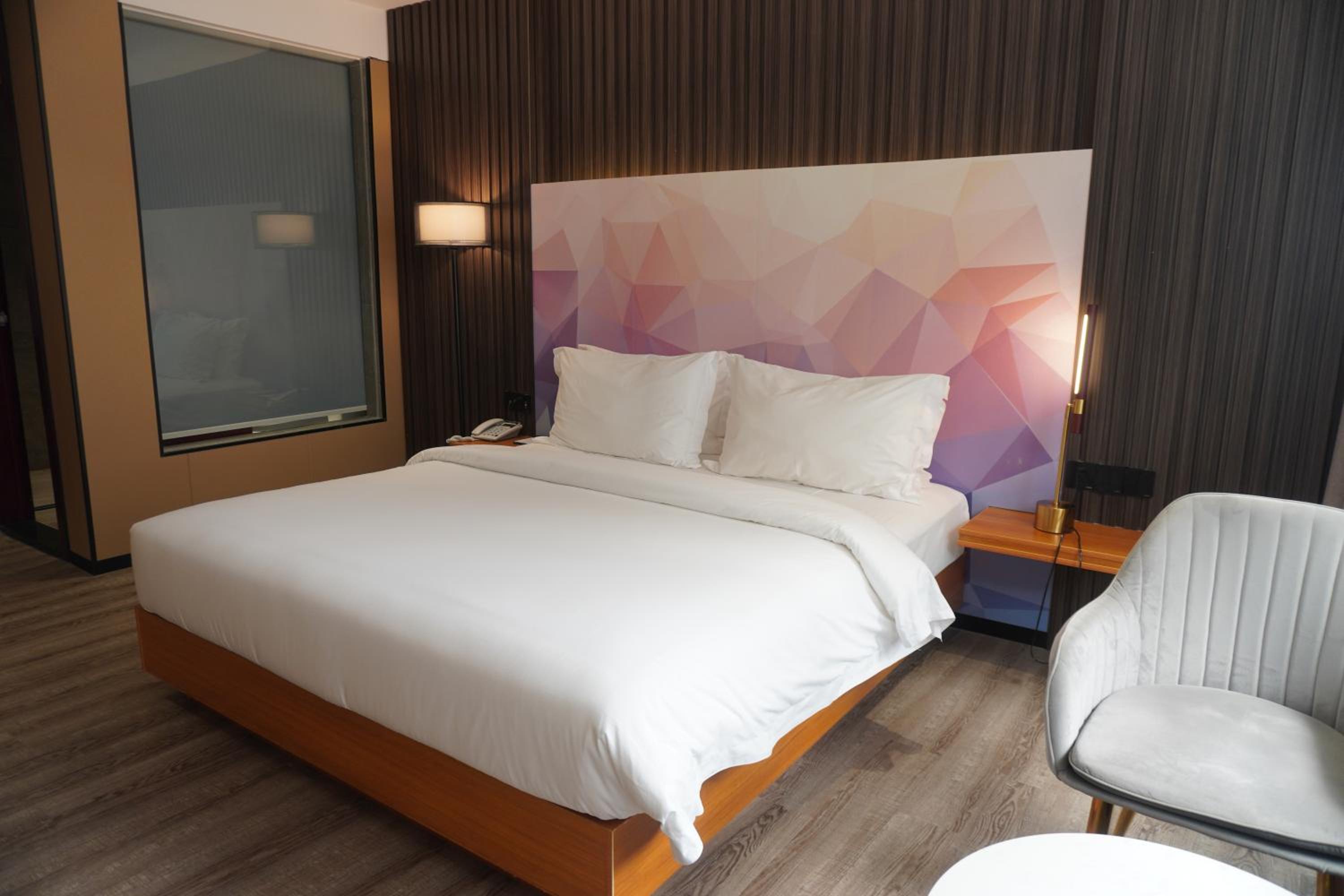 Deluxe Double Room - Photo 8