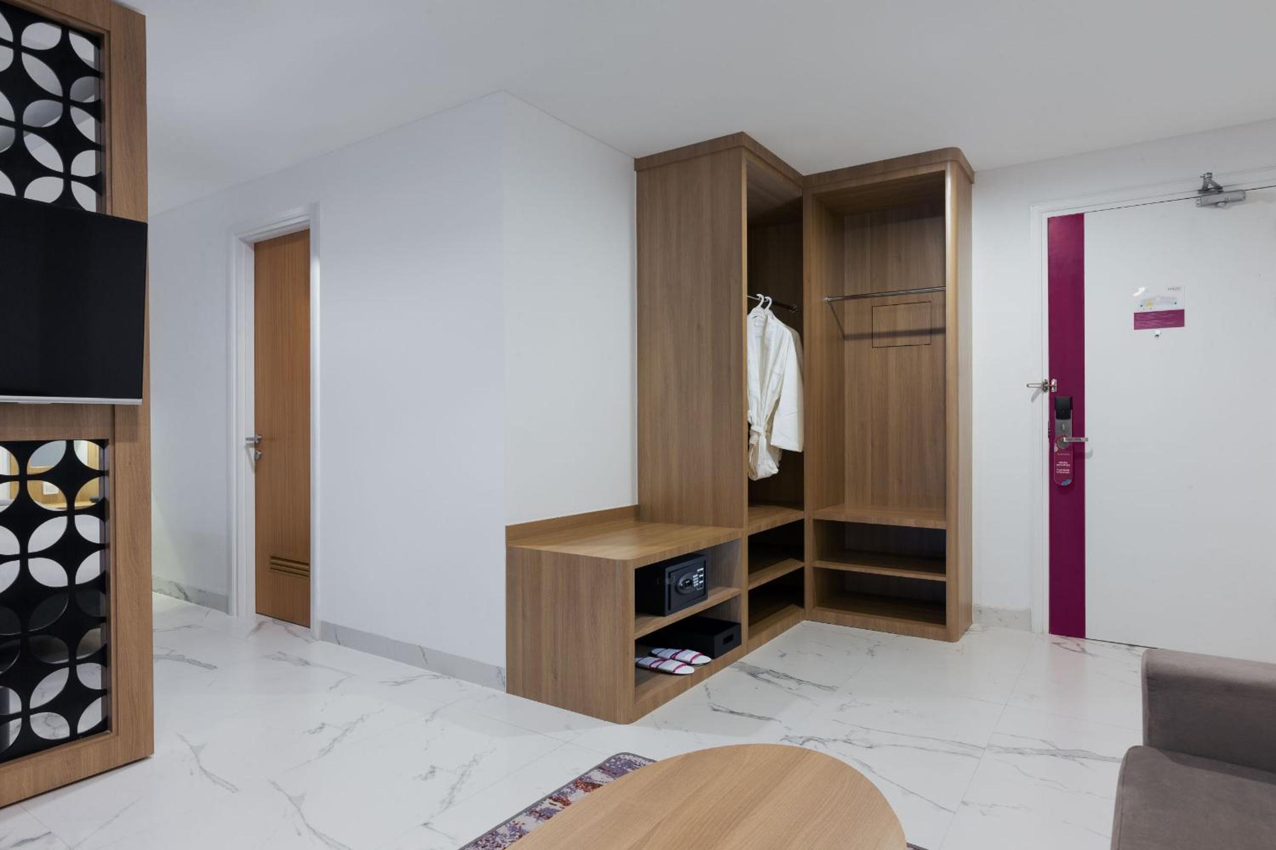 Suite - Photo 3