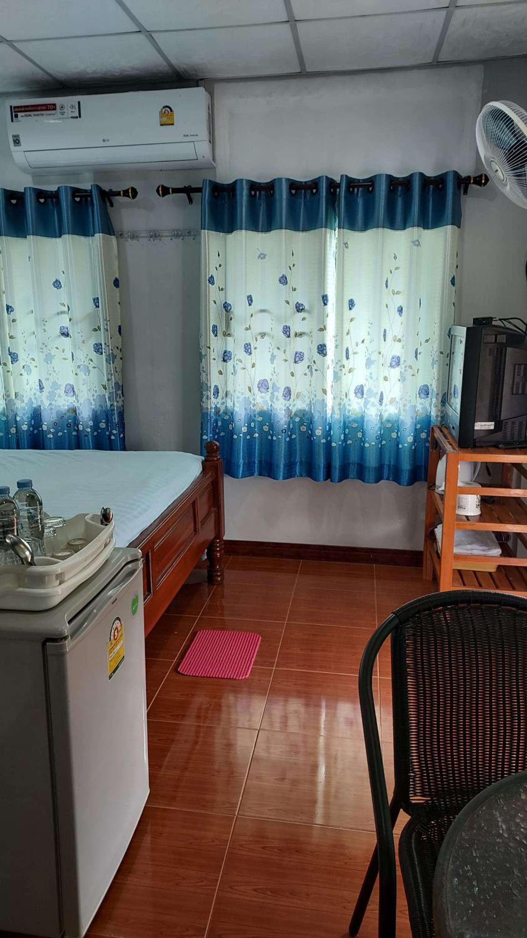 Queen Room with Garden View - Photo 5