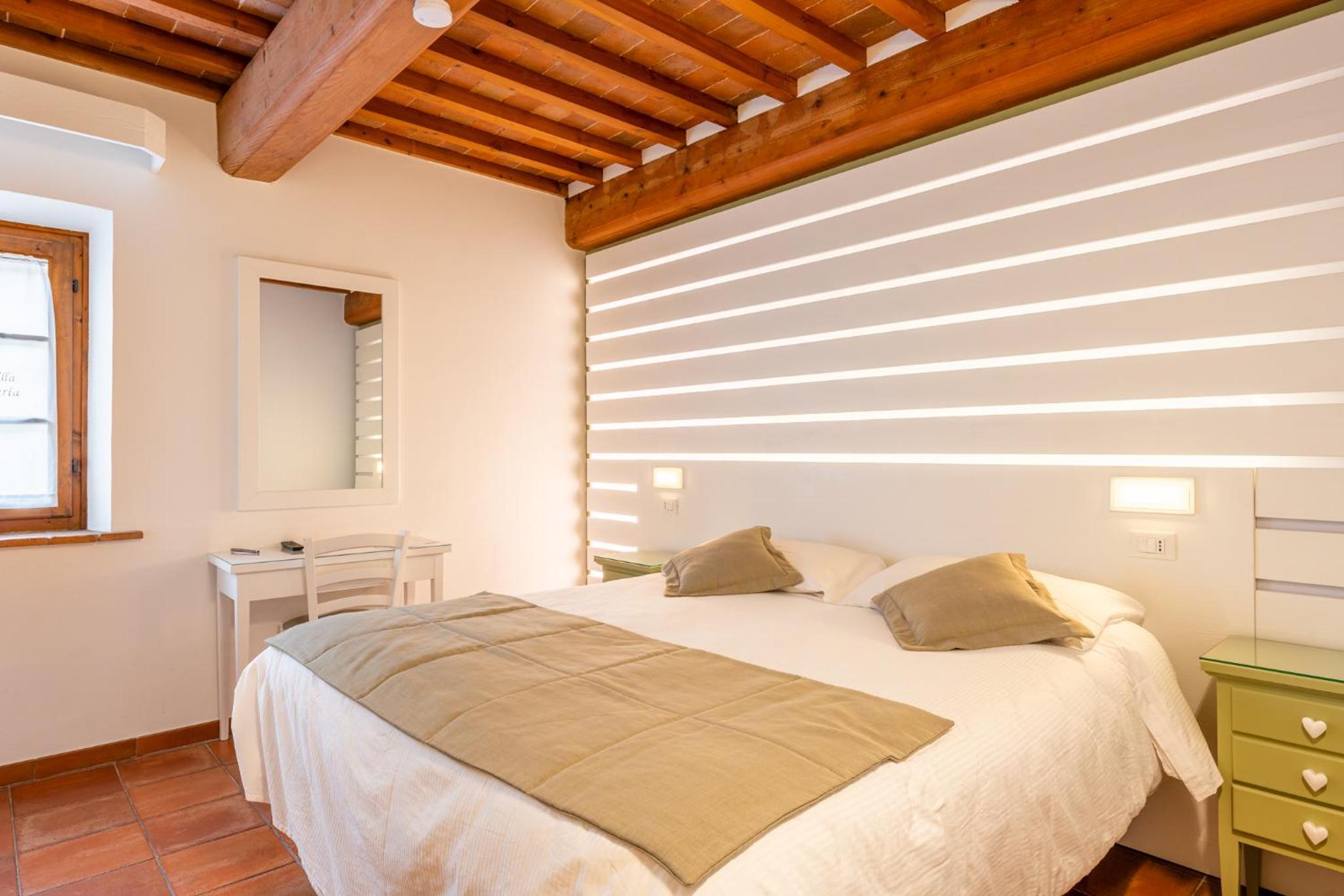 Double Room - Photo 5