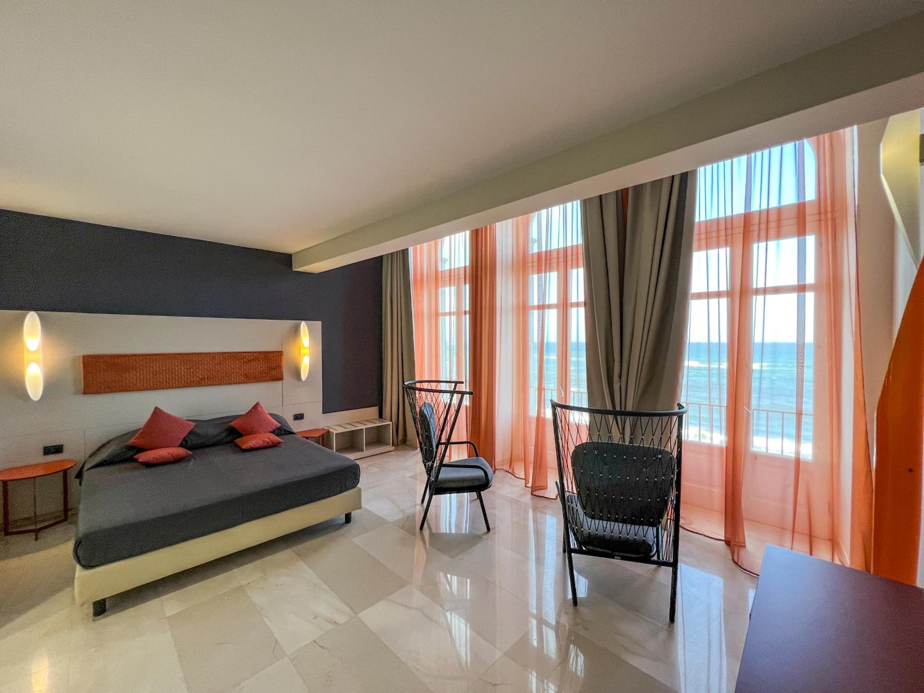 Junior Suite with Sea View - Photo 13