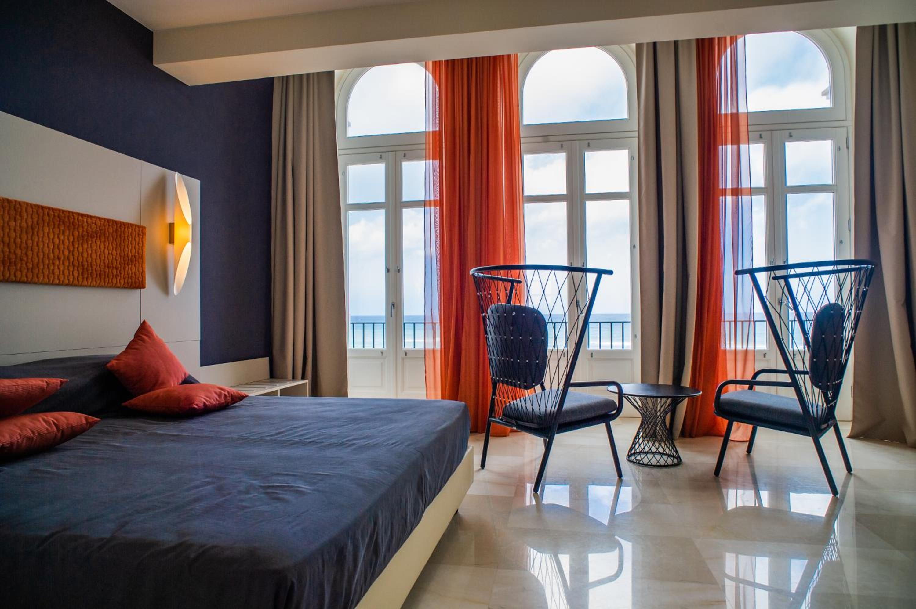 Junior Suite with Sea View - Photo 16