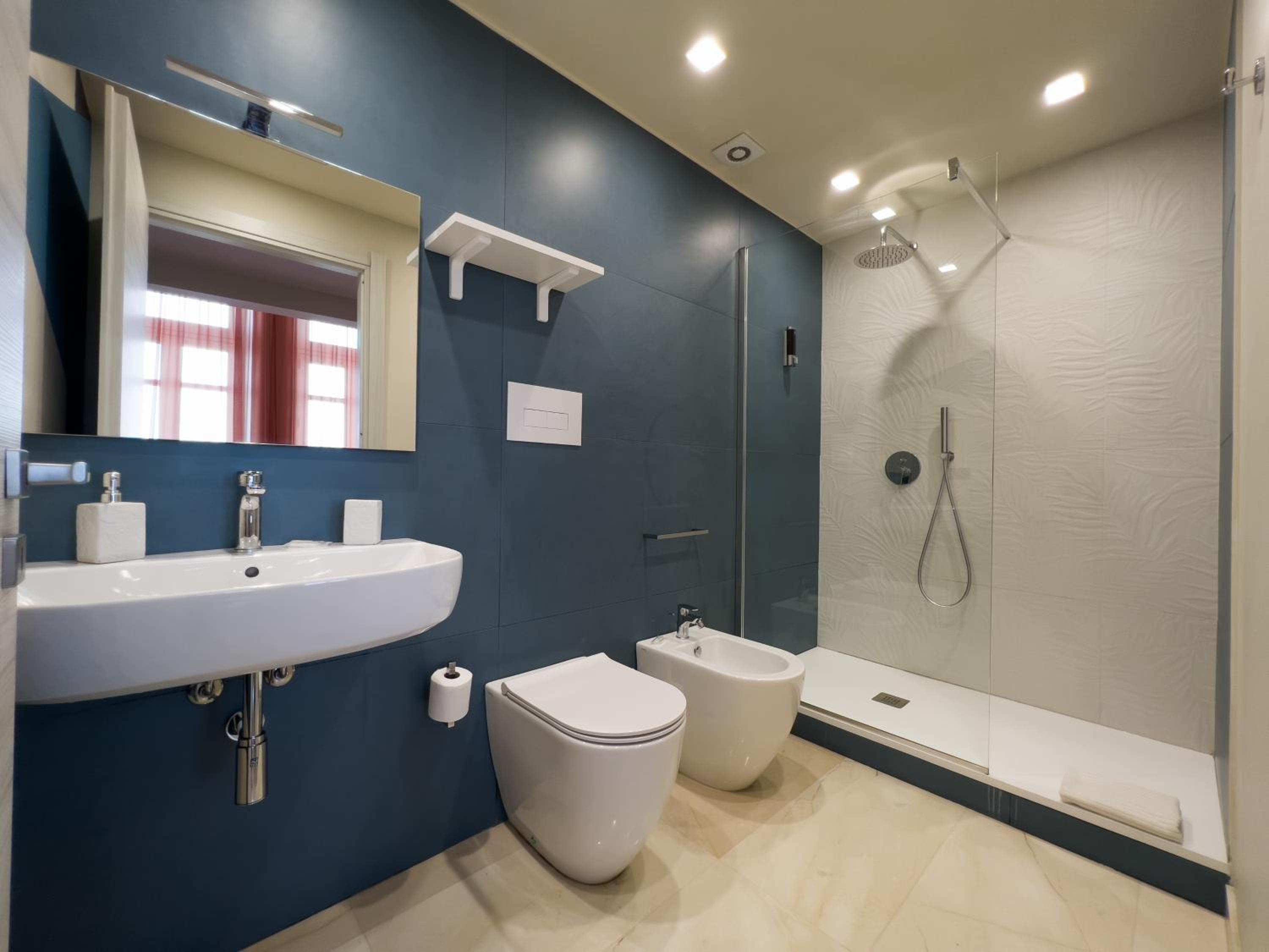 Junior Suite with Sea View - Photo 2