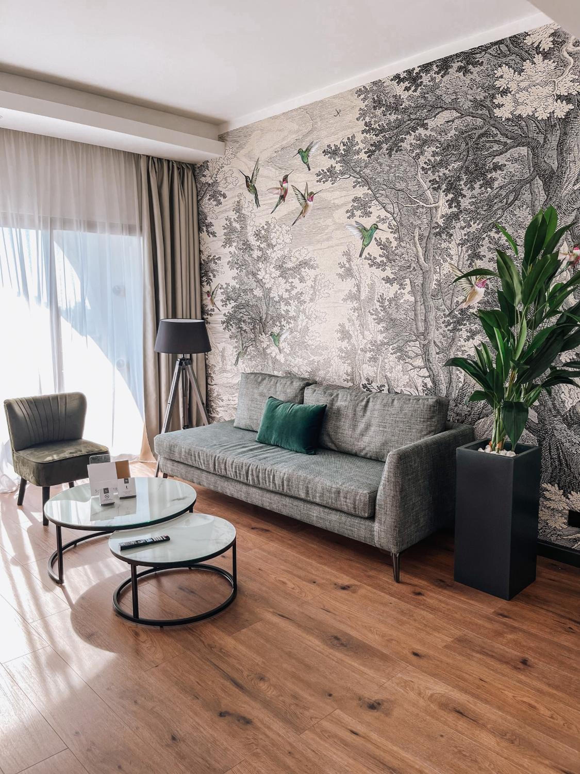 Executive Suite - Photo 3