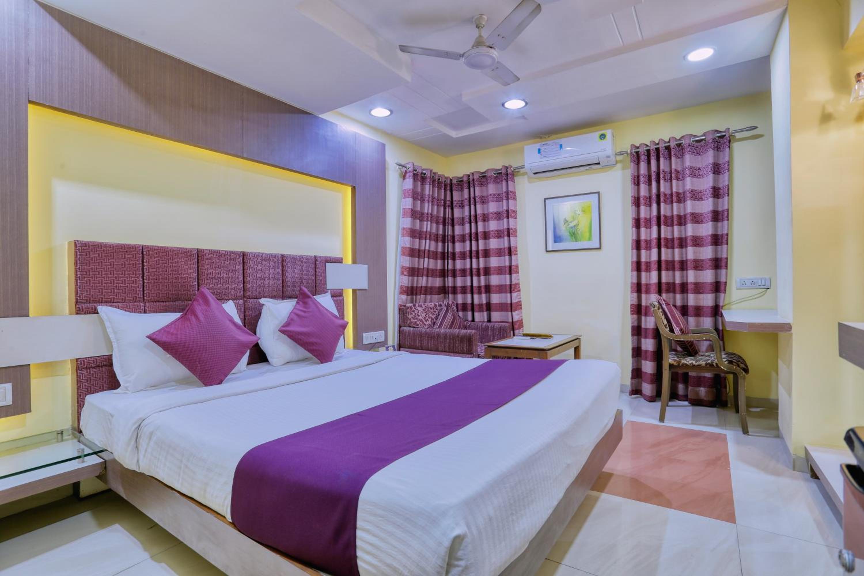 Standard Queen Room