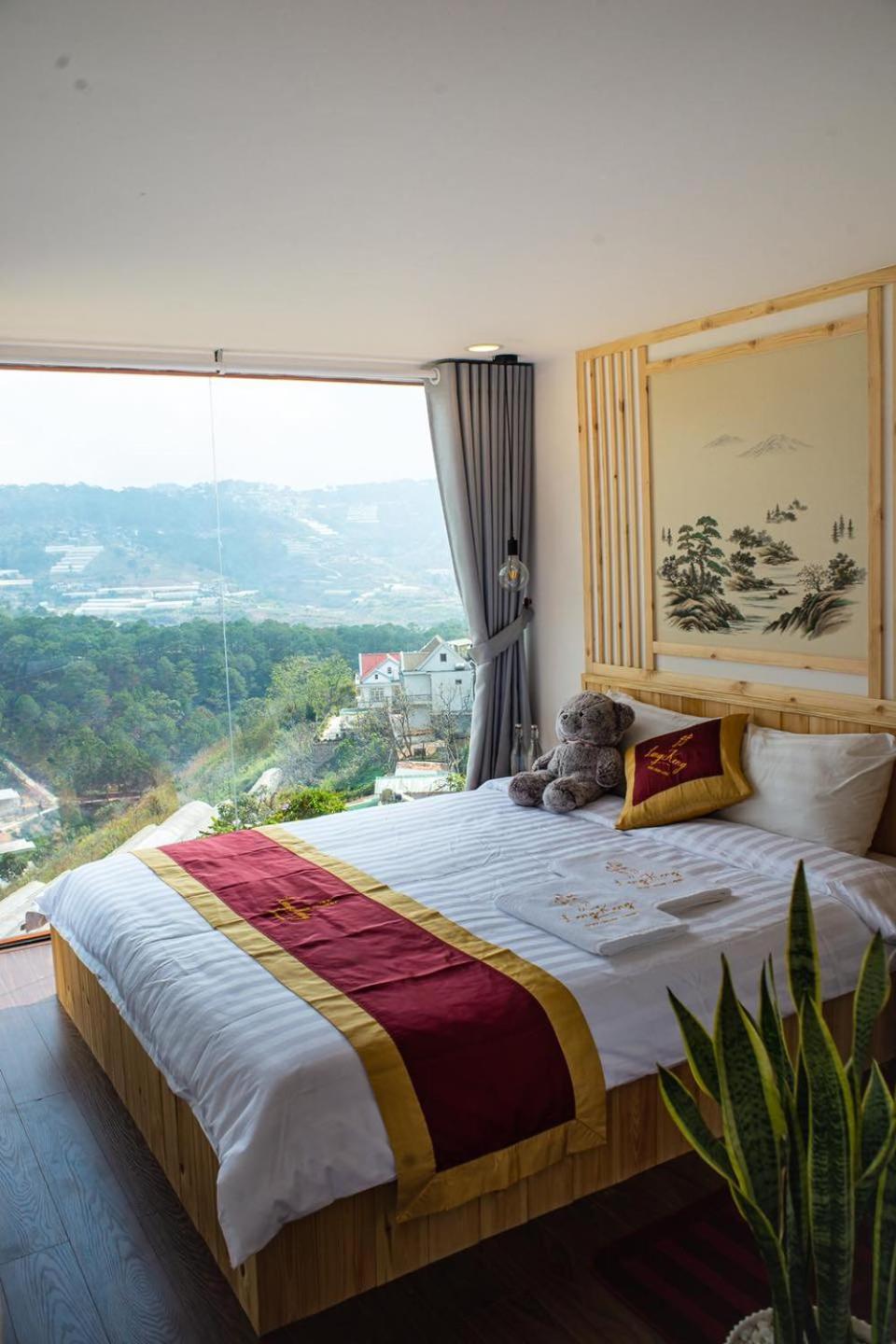 Suite with Mountain View - Photo 13