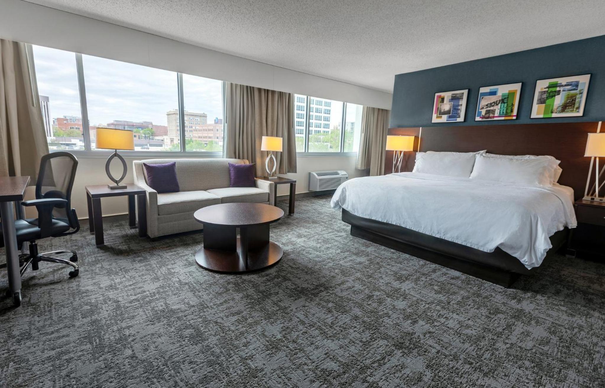 Premium King Room with Sofa Bed photo 1