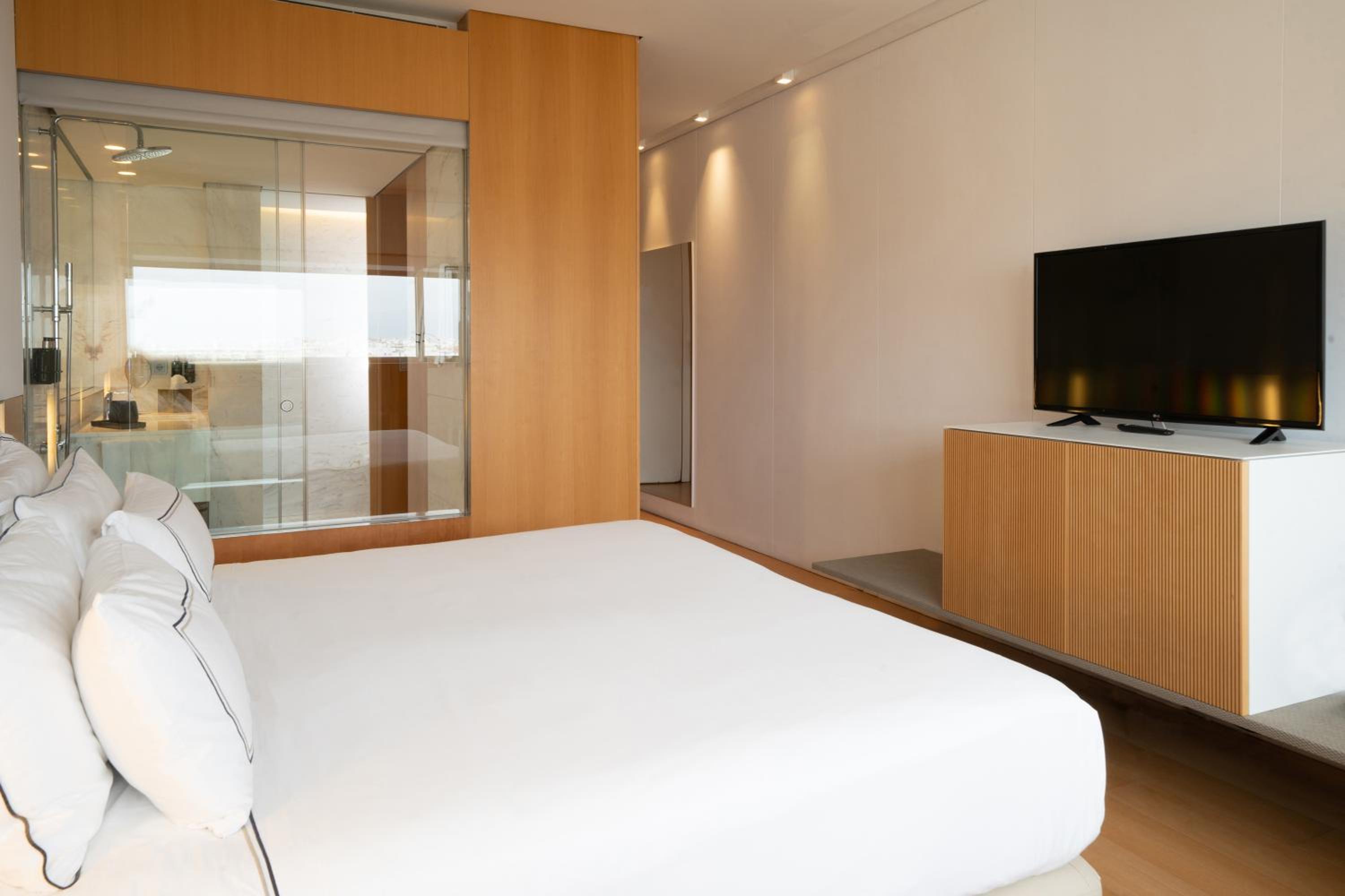 Deluxe Double or Twin Room with Sea View