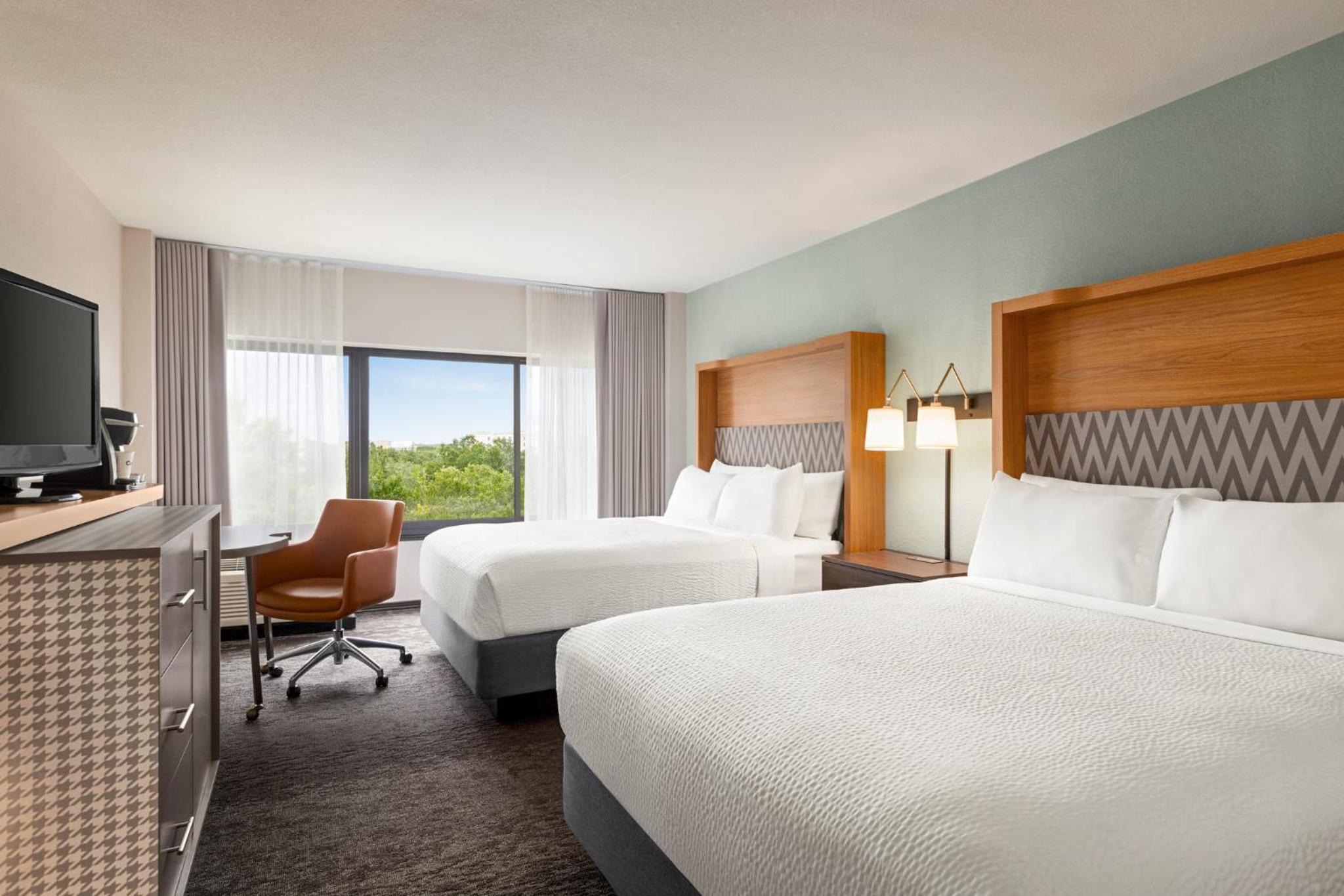 Queen Room with Two Queen Beds - Pool Side
