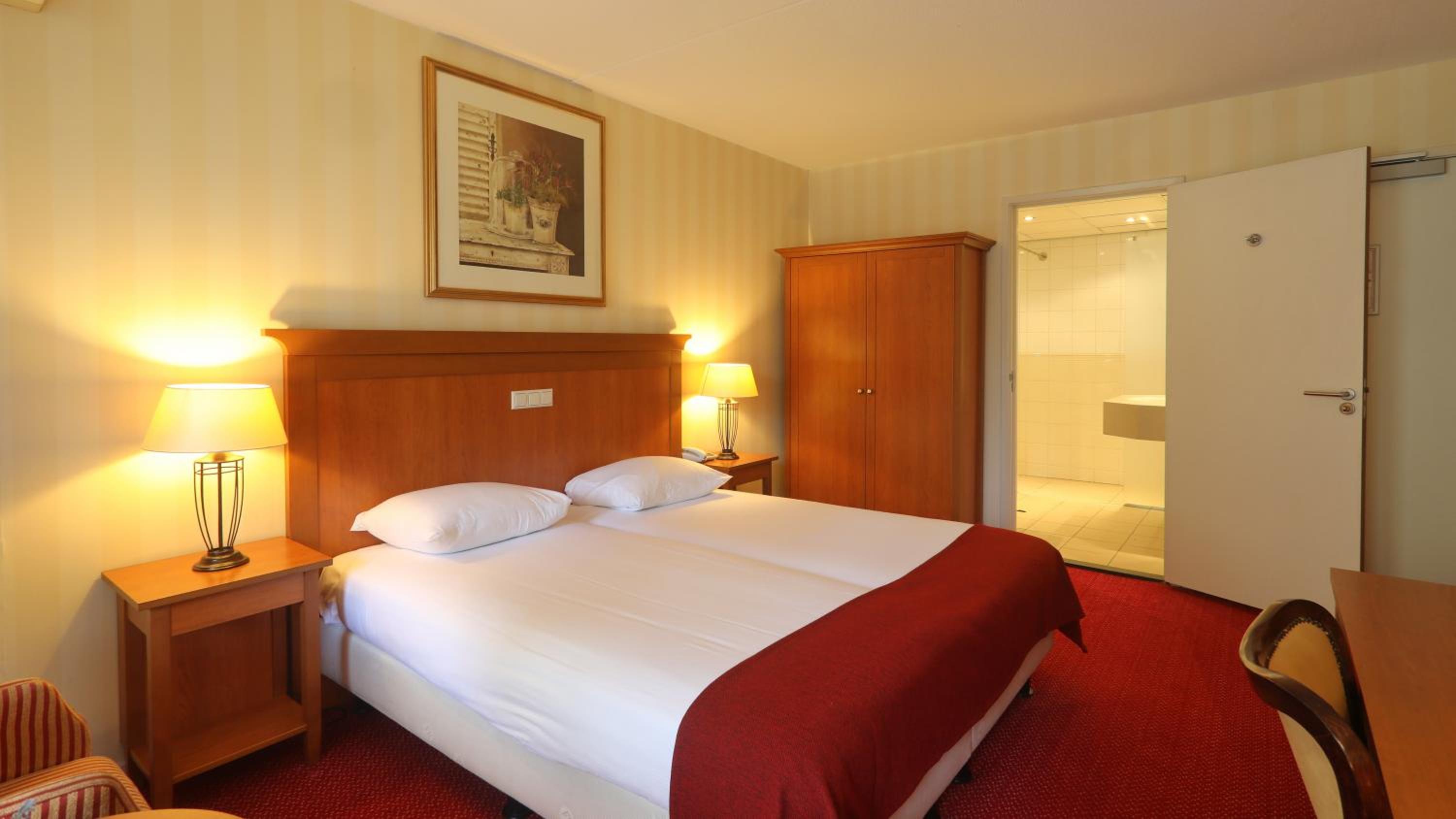 Economy Twin Room - Photo 1