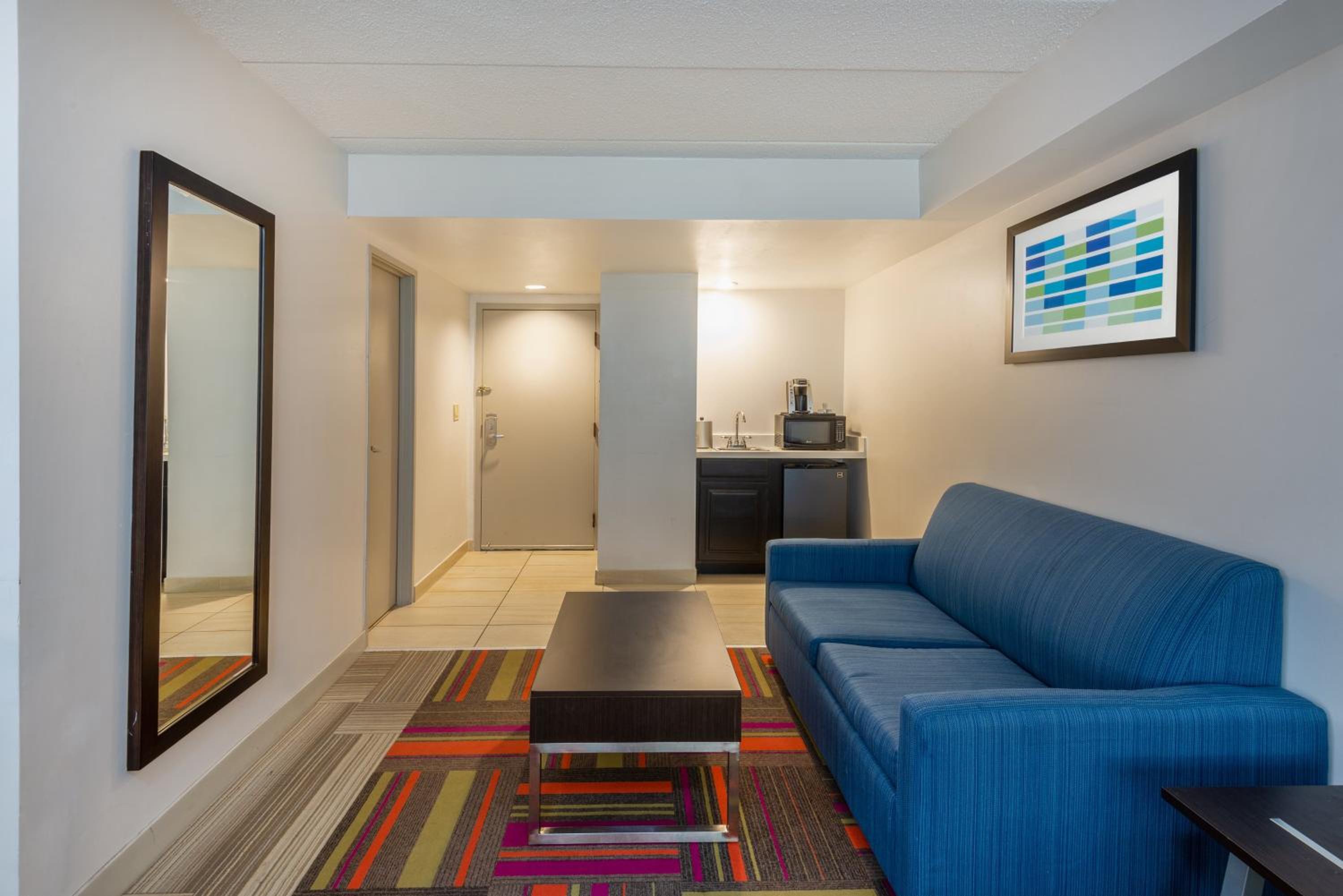 Premium King Room with Jetted Tub - Photo 7