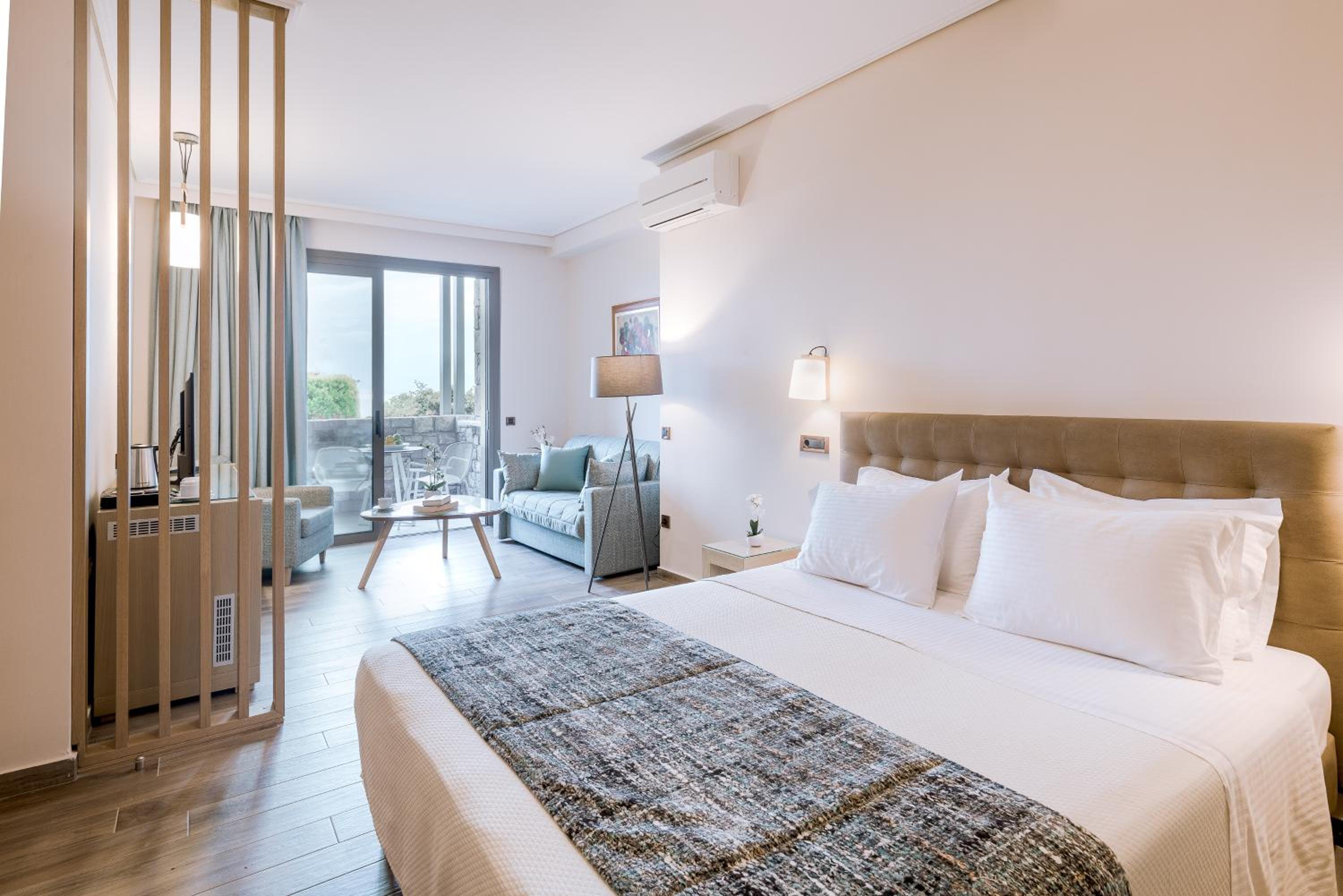 Junior Suite with Garden View - Photo 1