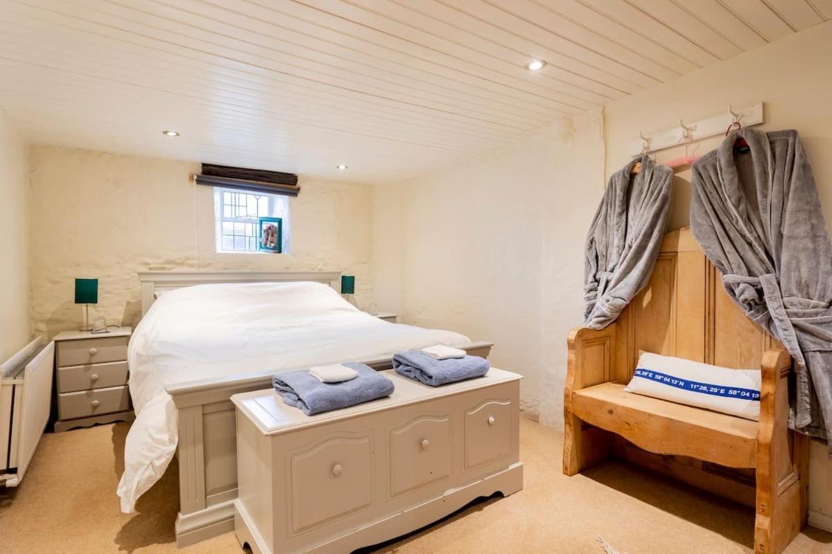 One-Bedroom Apartment - Photo 1