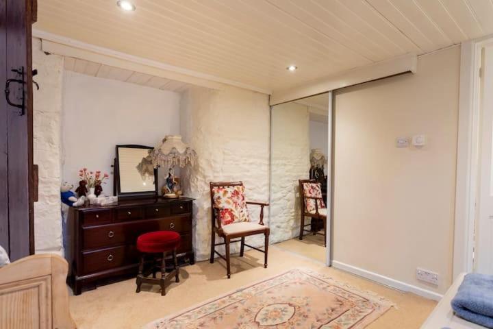 One-Bedroom Apartment - Photo 9