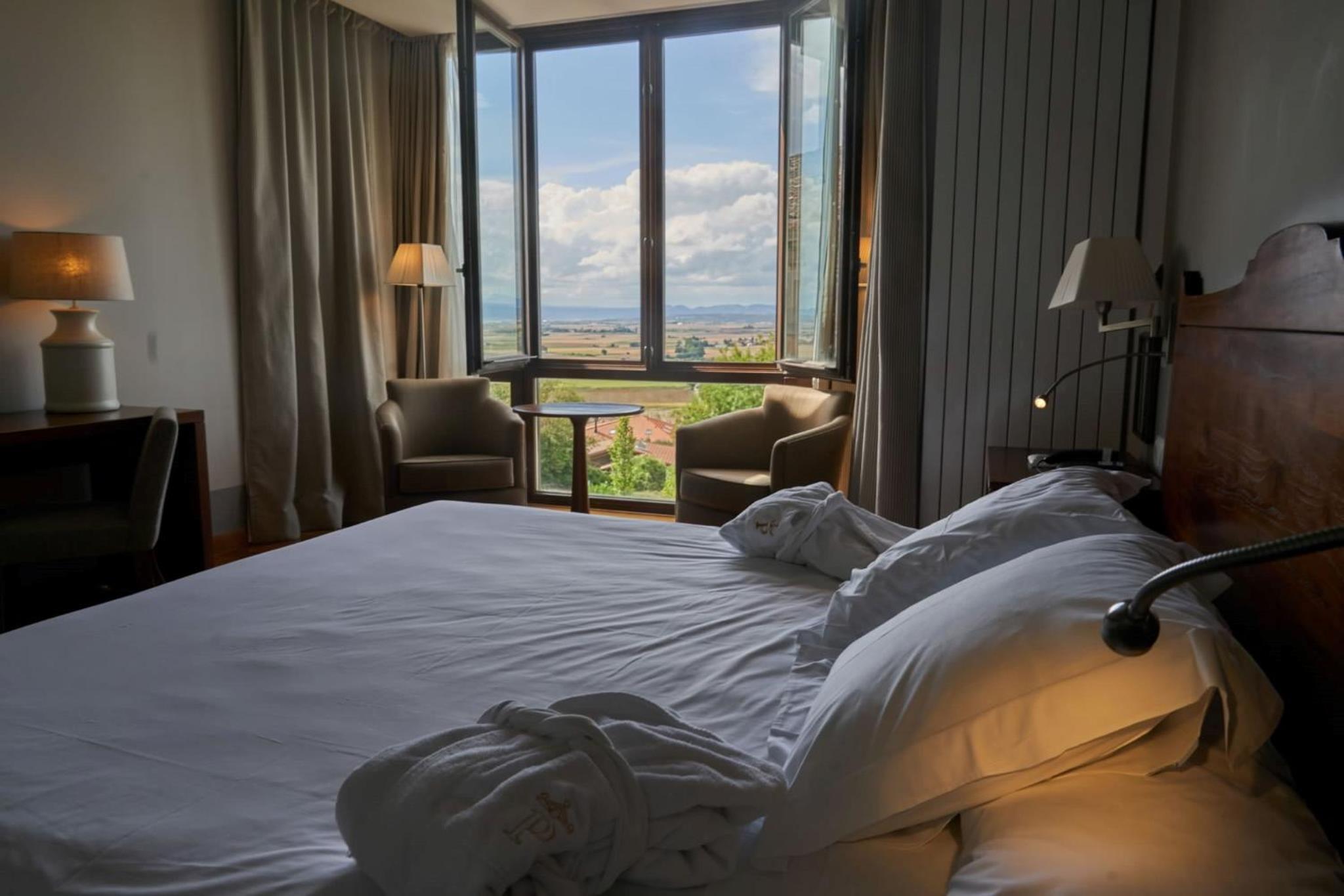 Superior Room - Photo 7
