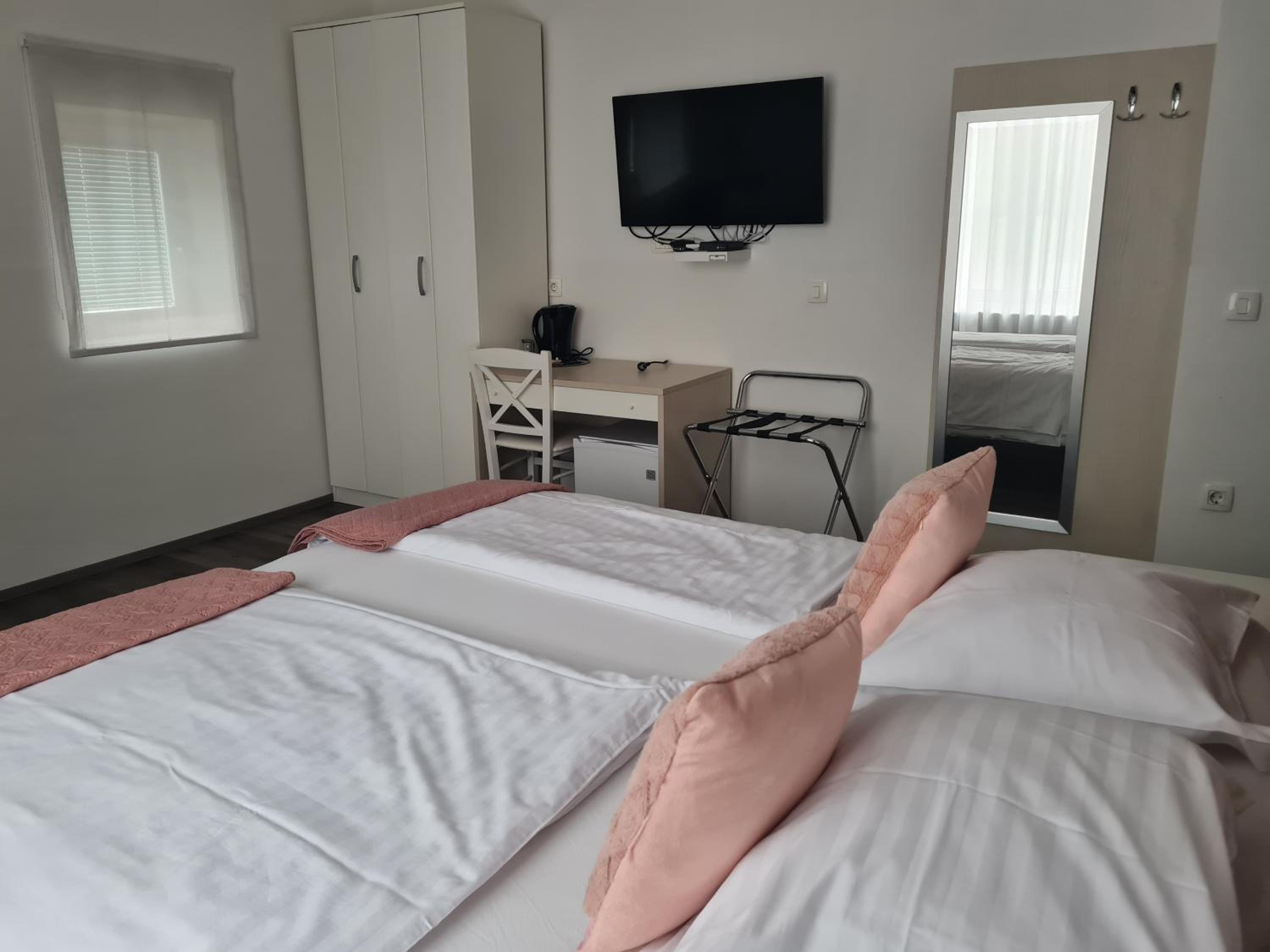 Standard Double Room photo 3