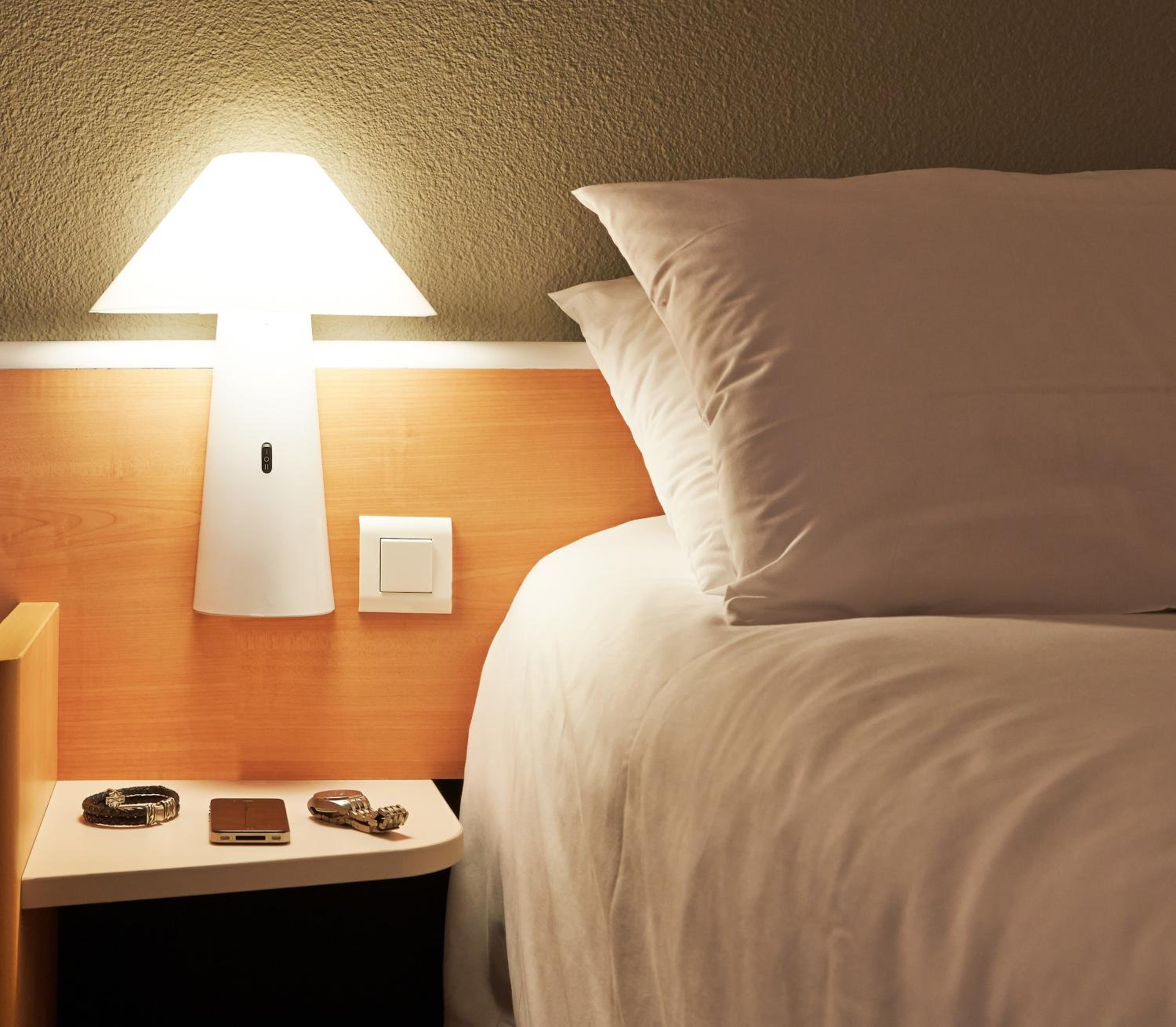 Standard Twin Room - Photo 11