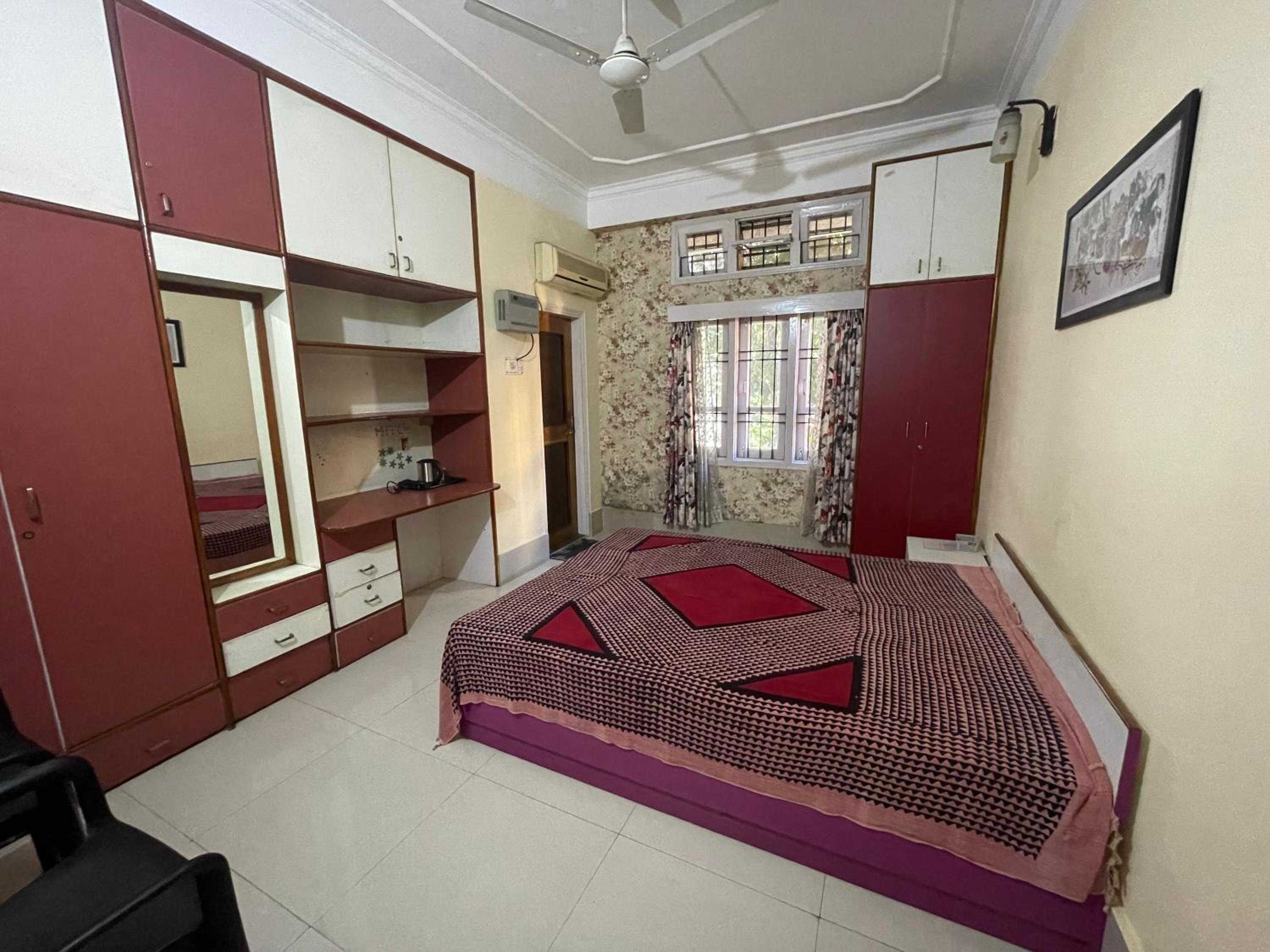 Standard King Room photo 1