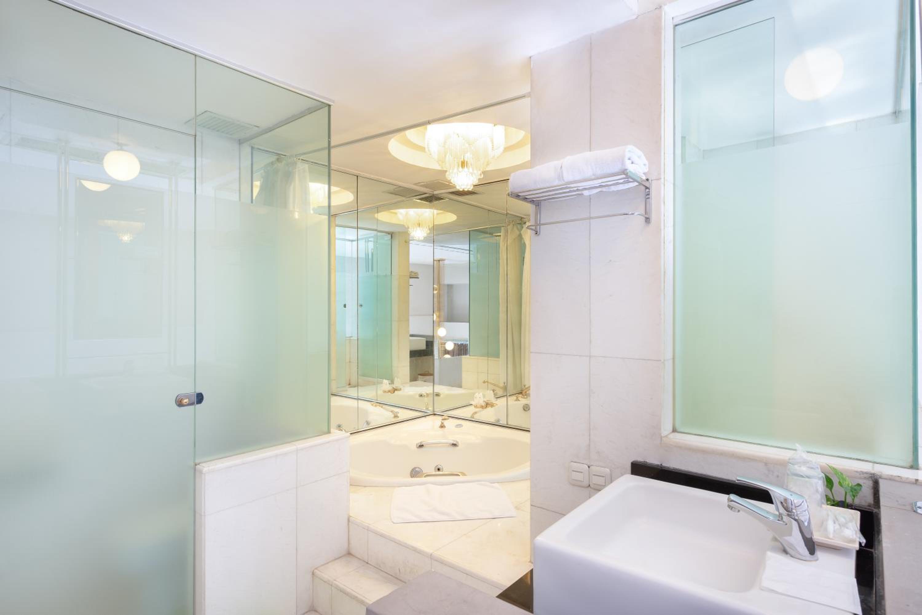 Presidential Suite photo 3