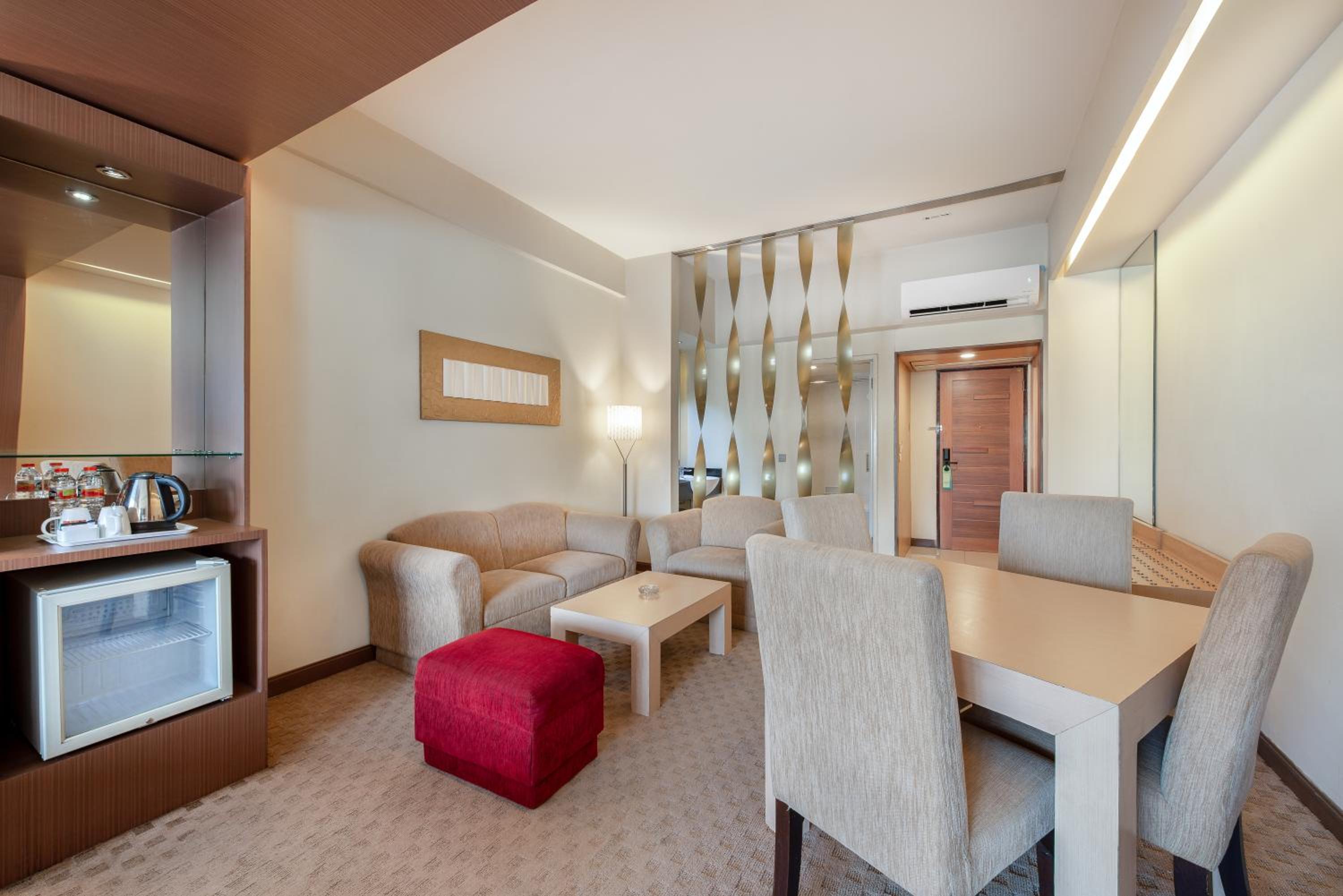 Executive Suite photo 2