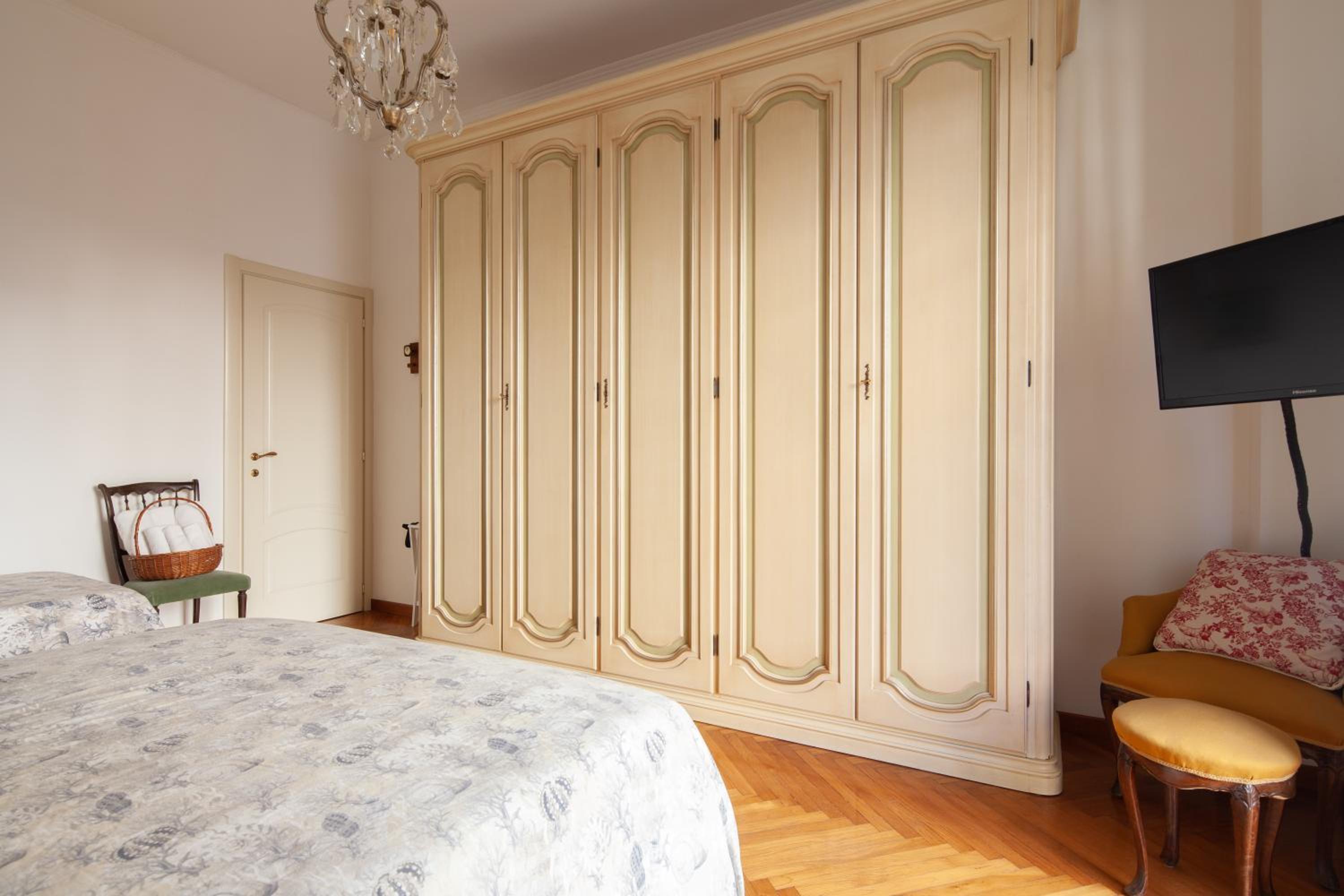 Two-Bedroom Apartment - Photo 17
