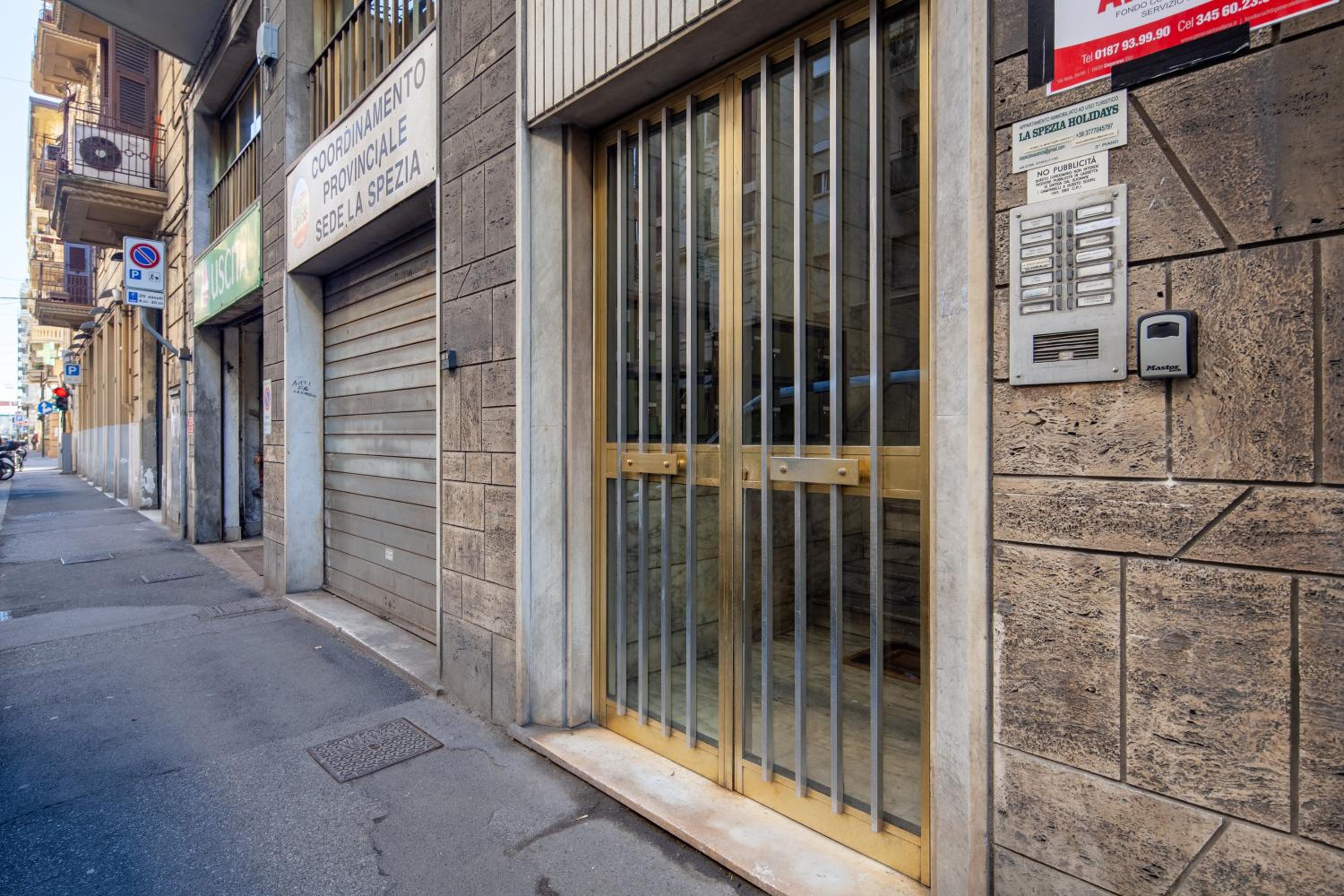 Two-Bedroom Apartment - Photo 12