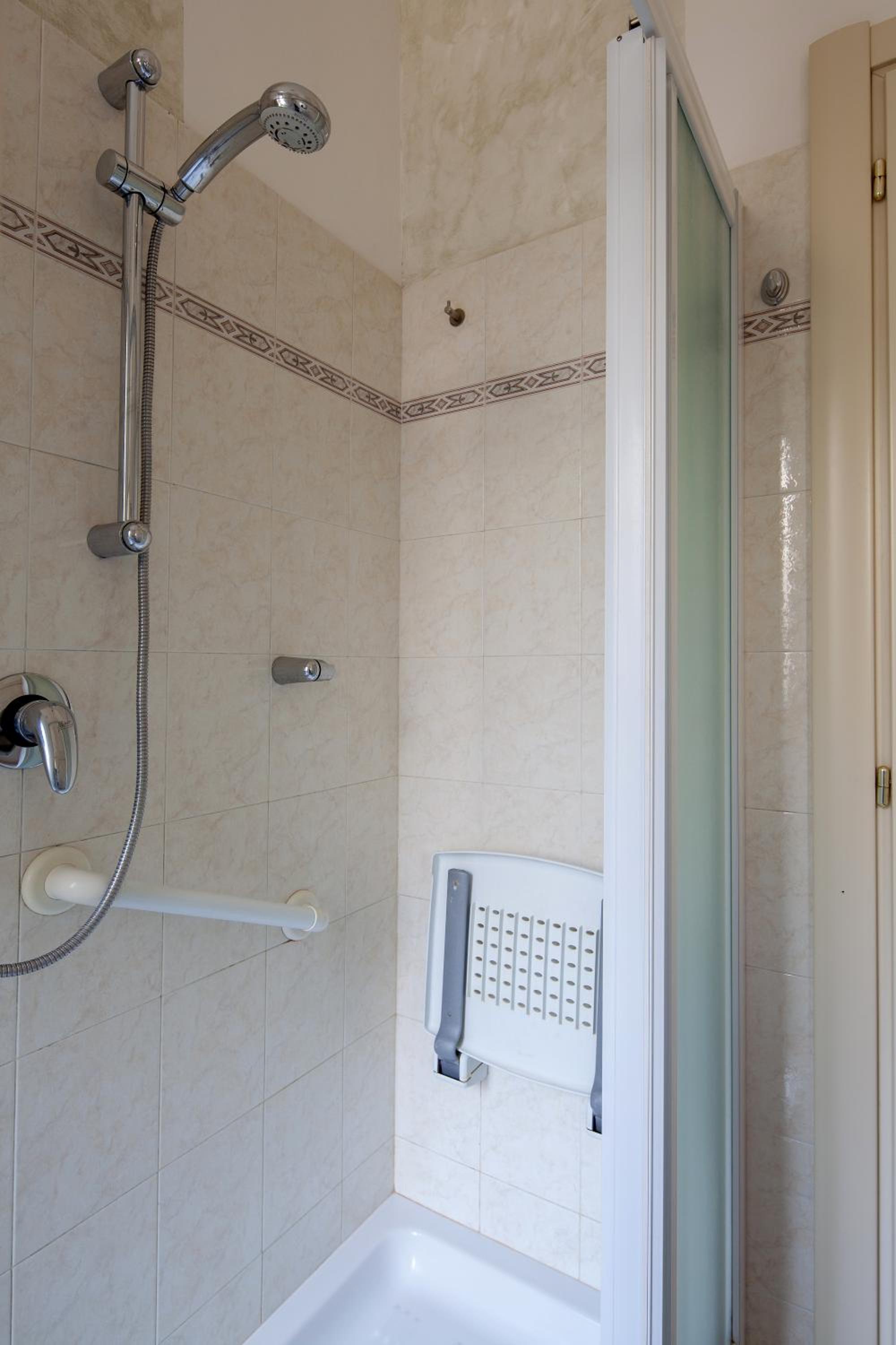 Two-Bedroom Apartment - Photo 10