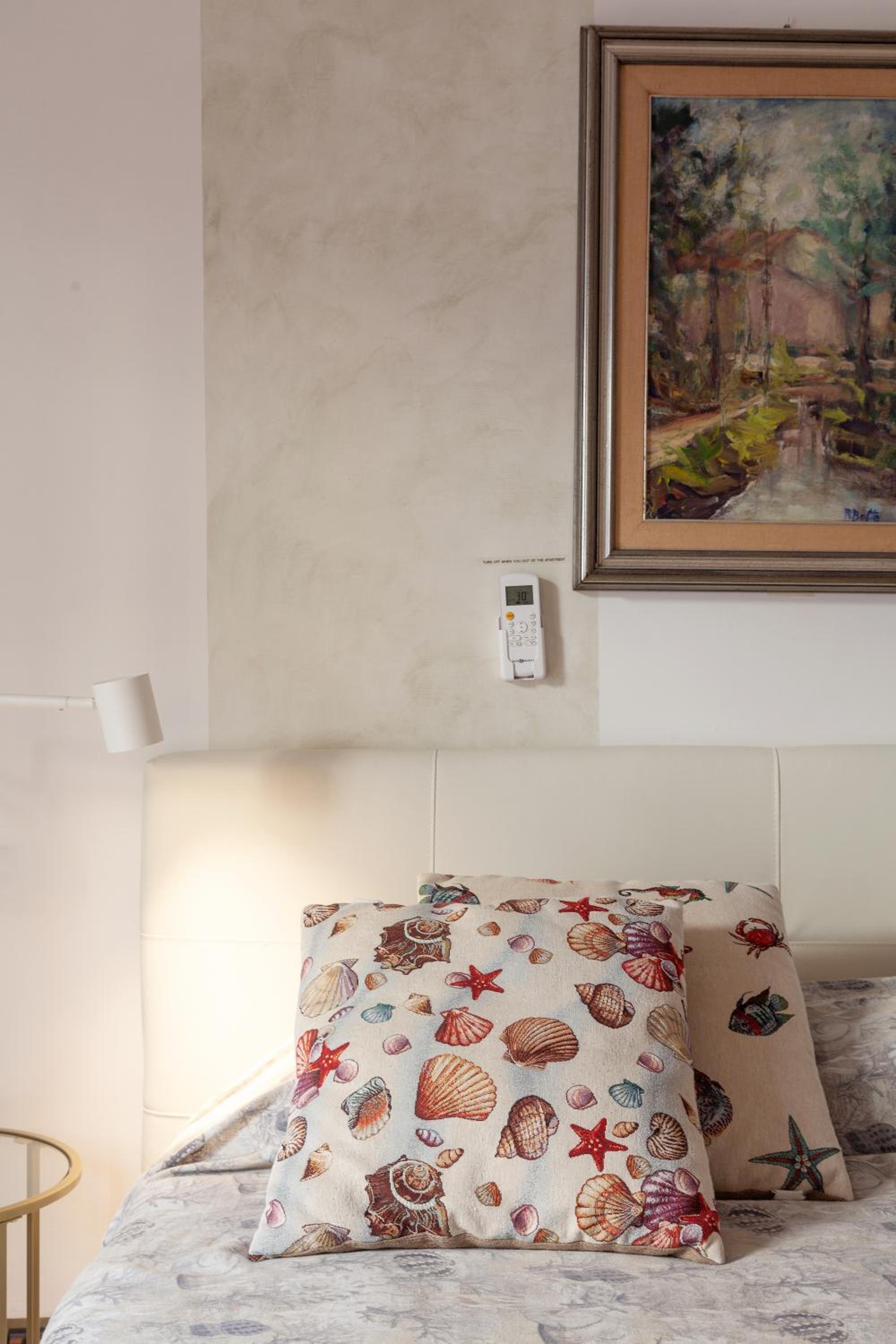 Two-Bedroom Apartment - Photo 9