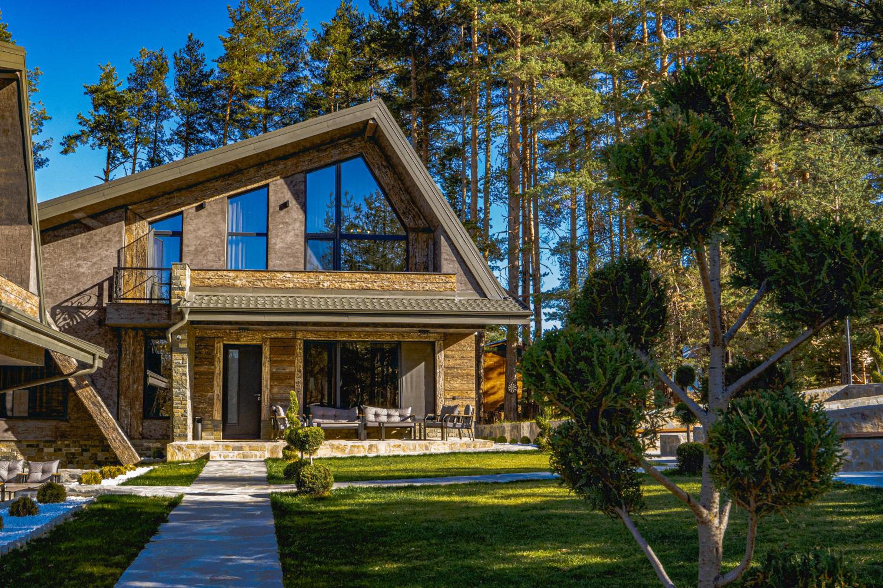 Villa photo 1