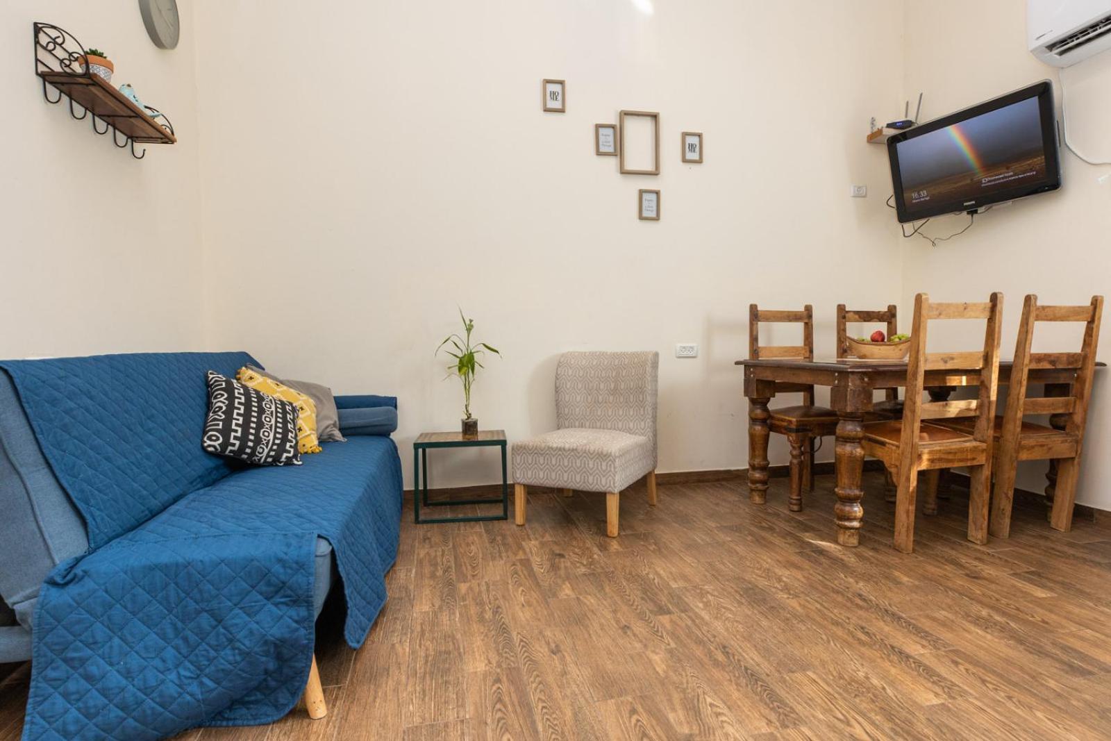 Family Room - Photo 1