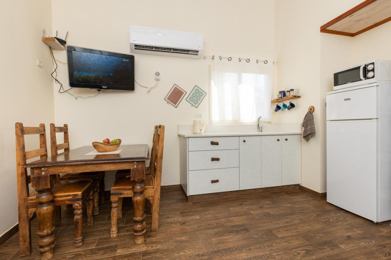 Family Room - Photo 81