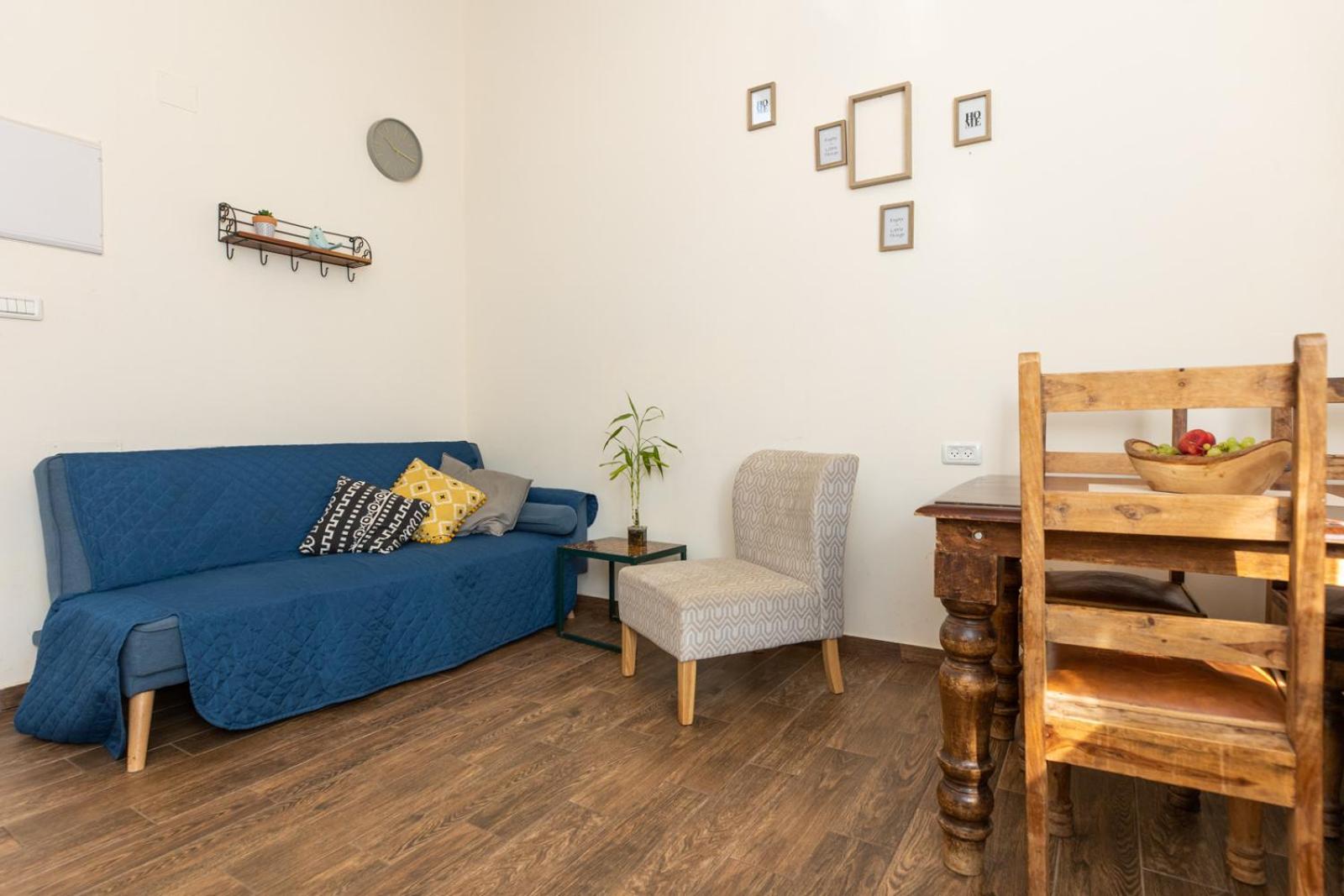 Family Room - Photo 84